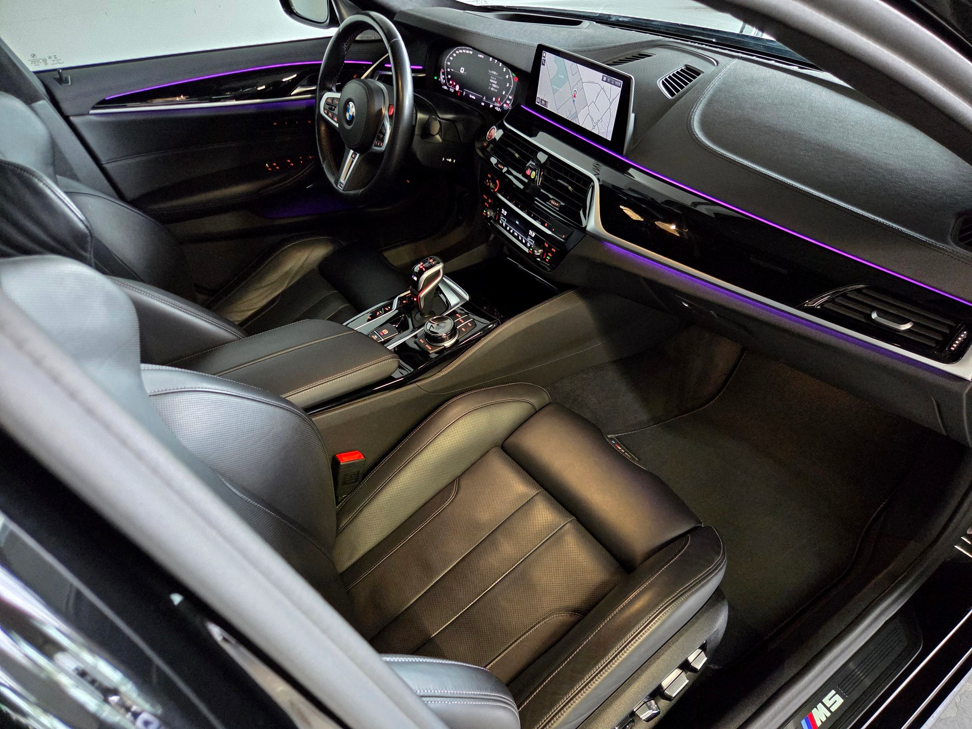 BMW M5 Competition xDrive-image-8