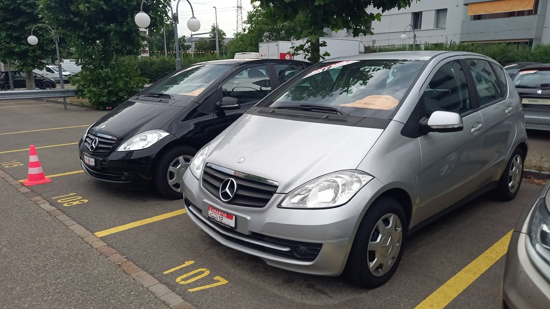 MERCEDES-BENZ A 170 Classic Edition A-showroom-element-2