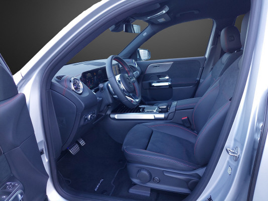 MERCEDES-BENZ EQB 300 4Matic AMG Line-image-6