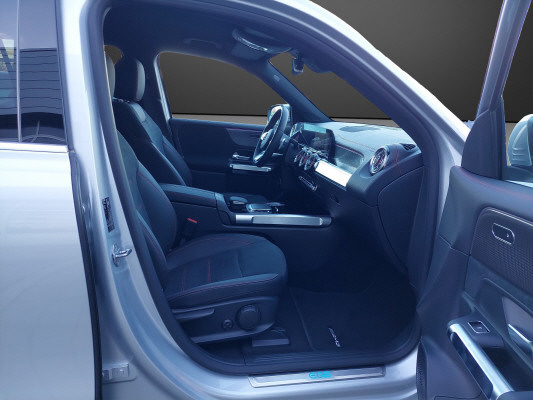 MERCEDES-BENZ EQB 300 4Matic AMG Line-image-7