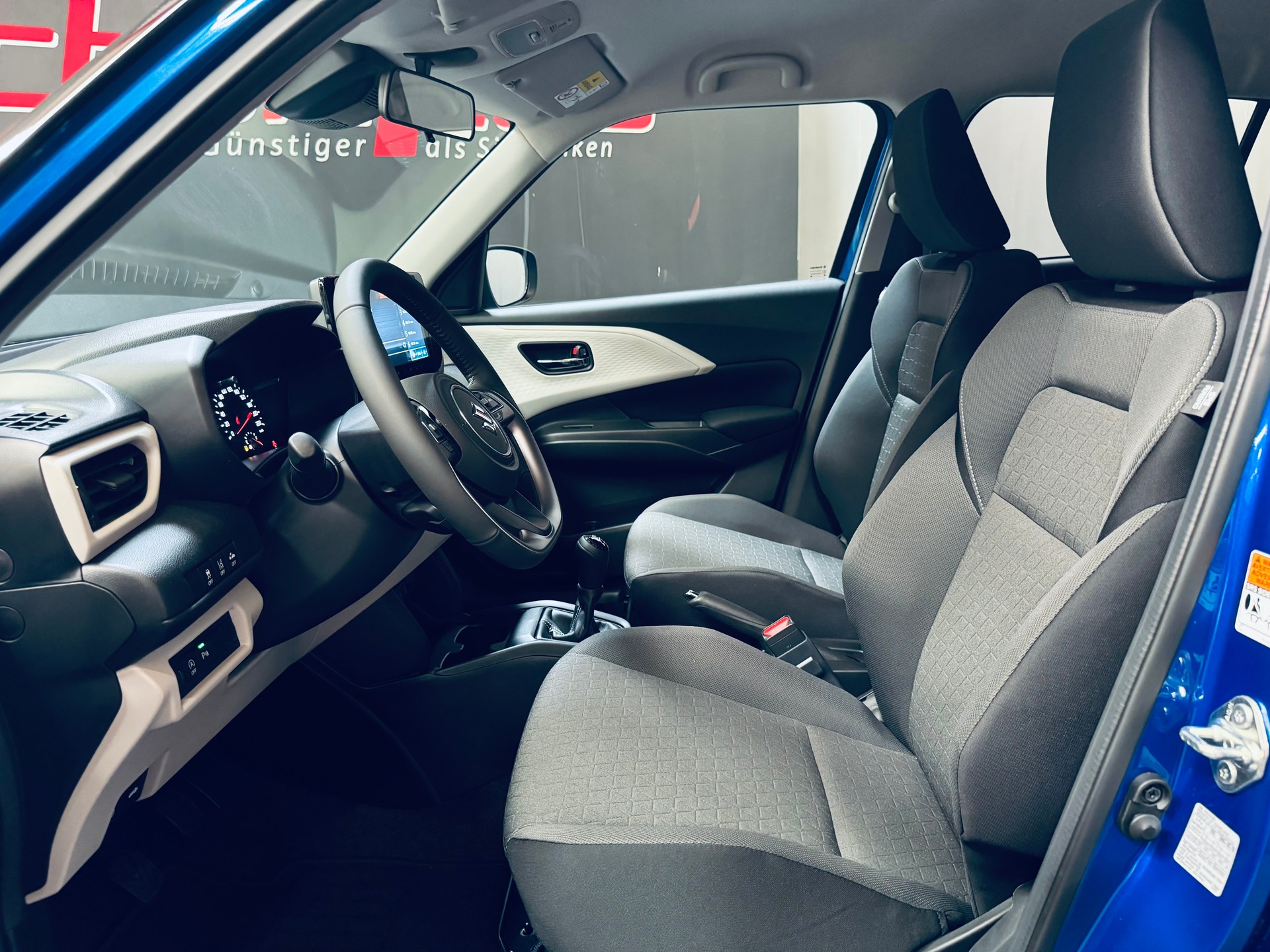 SUZUKI Swift 1.2 Compact+ Hybrid 4x4-image-12