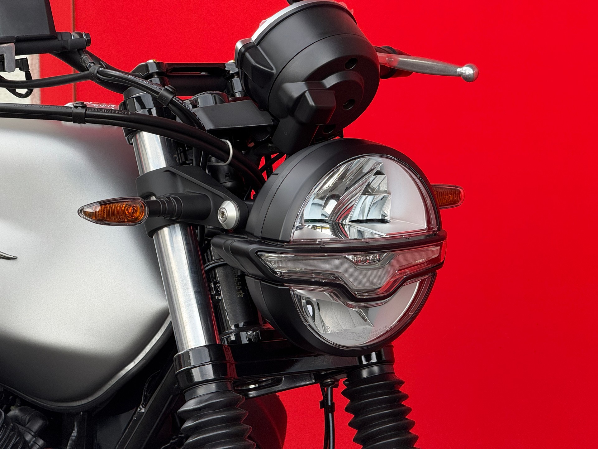 MOTO GUZZI V7 IV 850 Stone-image-3