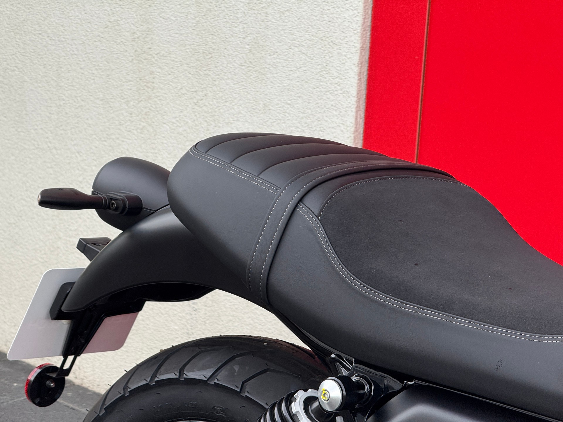 MOTO GUZZI V7 IV 850 Stone-image-8