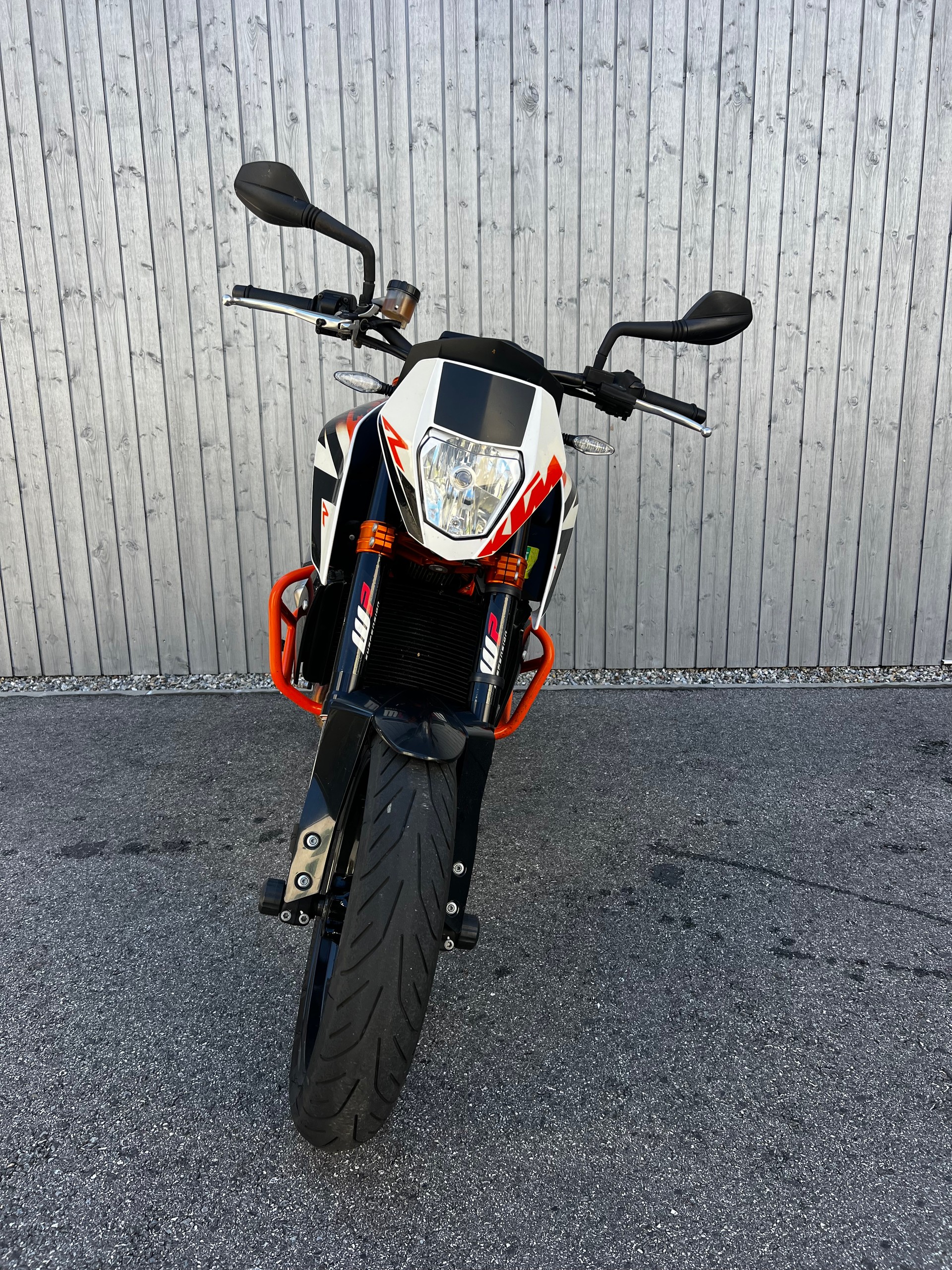 KTM 690 Duke R ABS-image-5