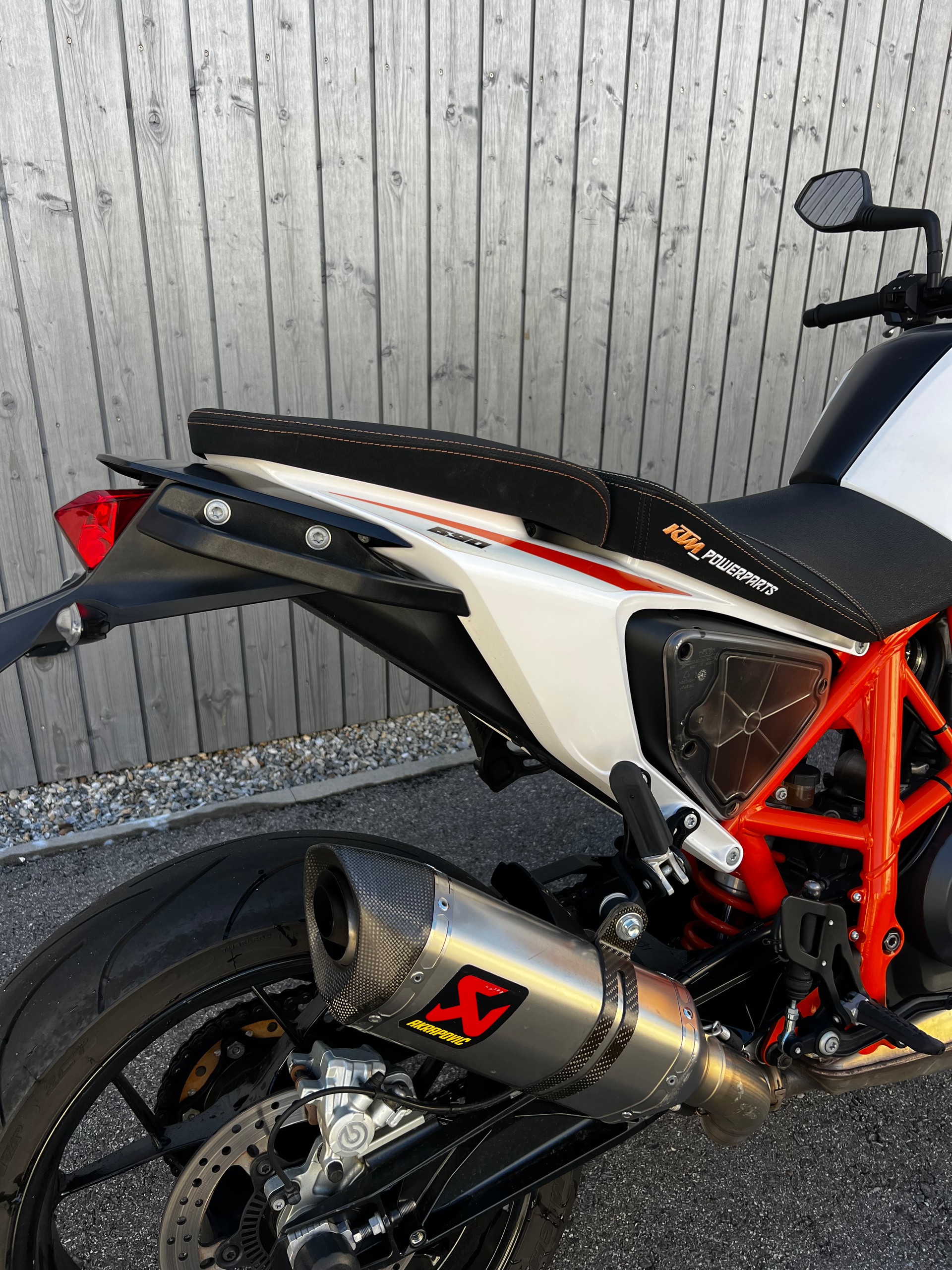 KTM 690 Duke R ABS-image-1