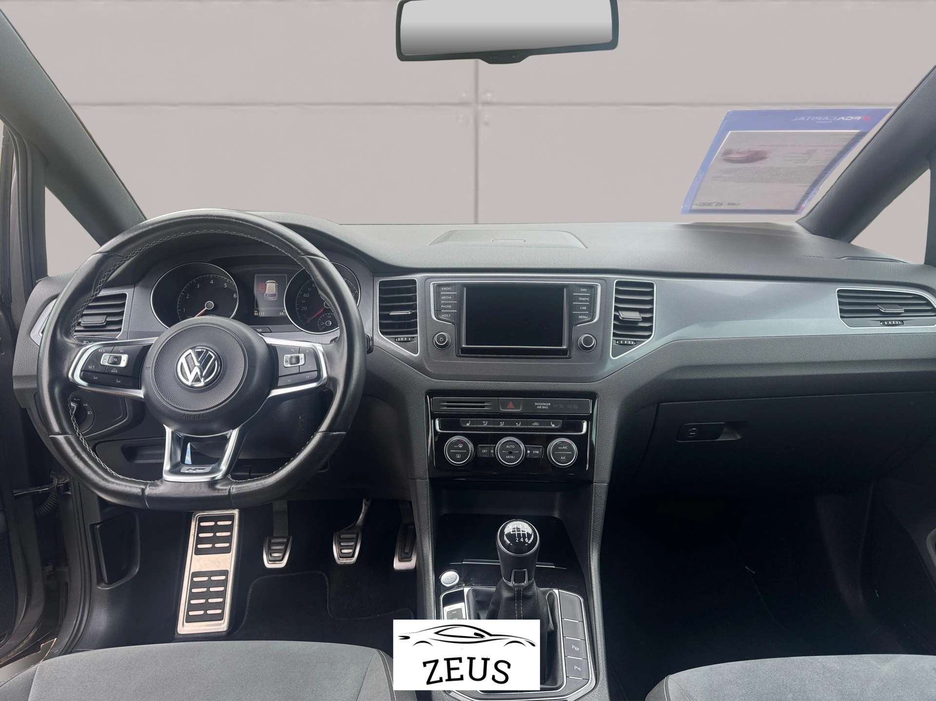 VW Golf Sportsvan 1.4 TSI Allstar R-Line-image-8