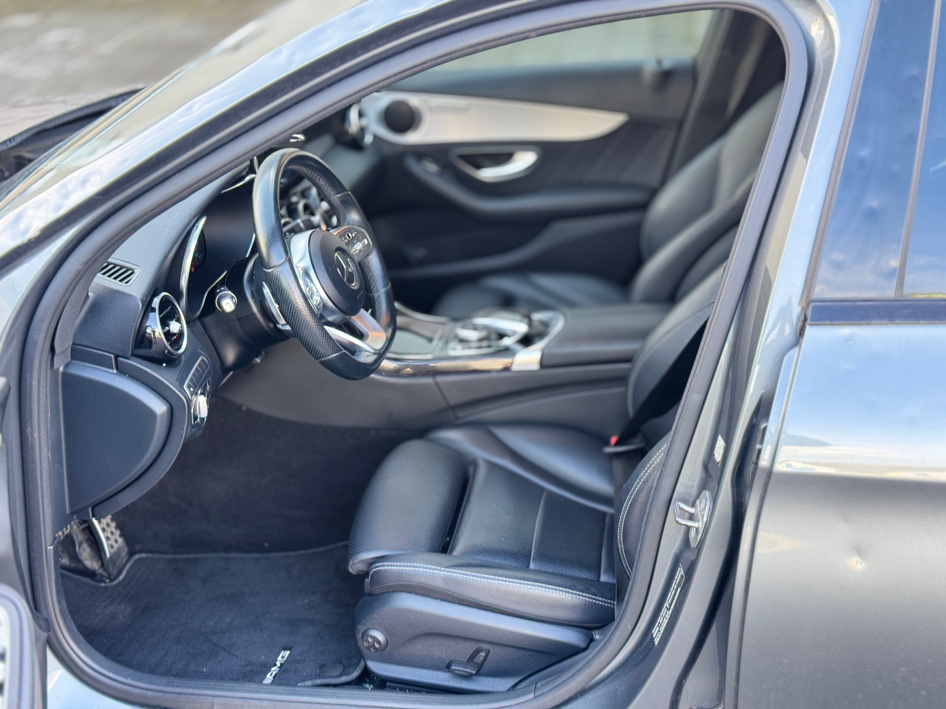 MERCEDES-BENZ C 200 Swiss Star AMG Line 4M 9G-Tronic-image-12