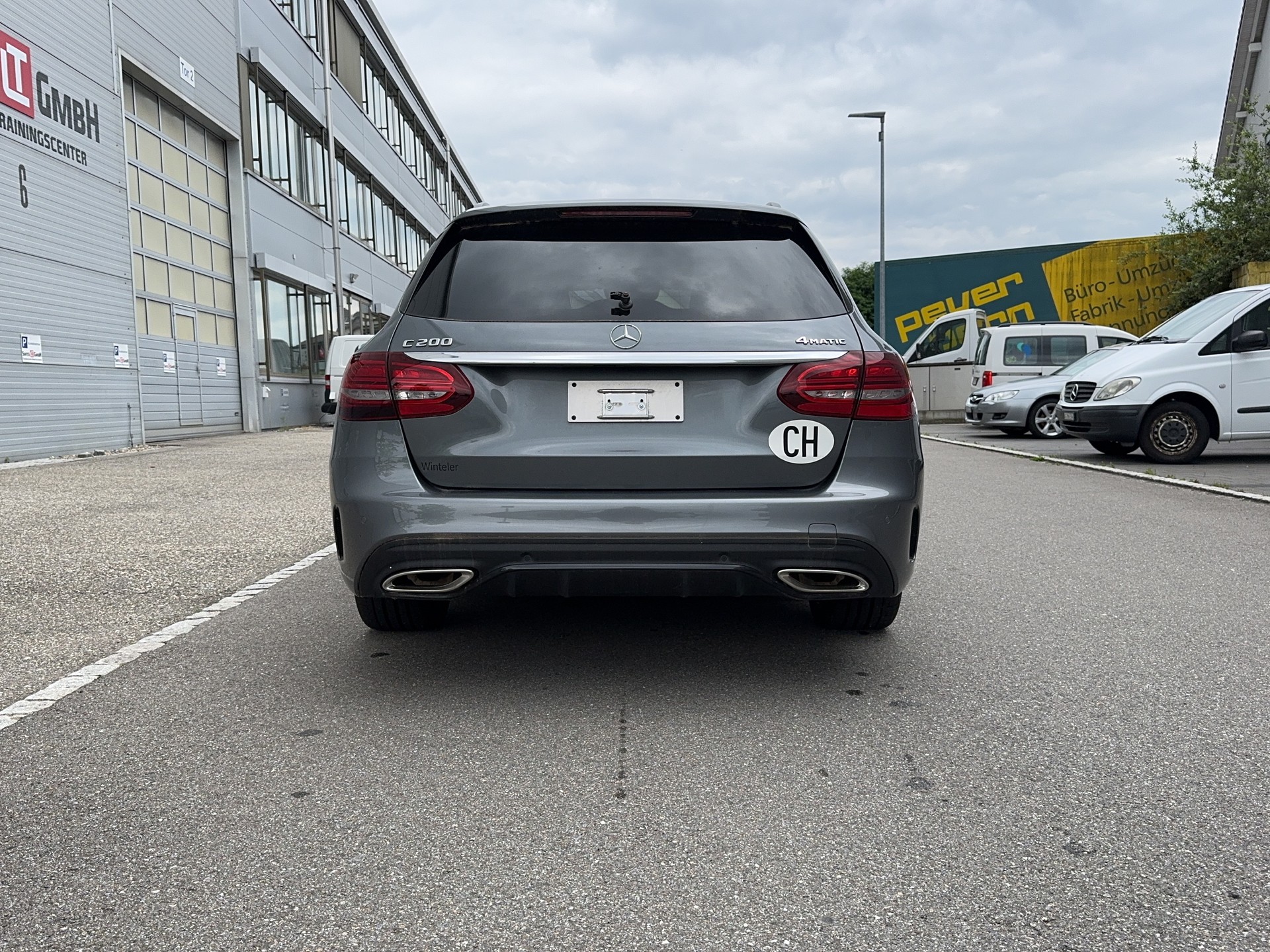 MERCEDES-BENZ C 200 Swiss Star AMG Line 4M 9G-Tronic-image-4