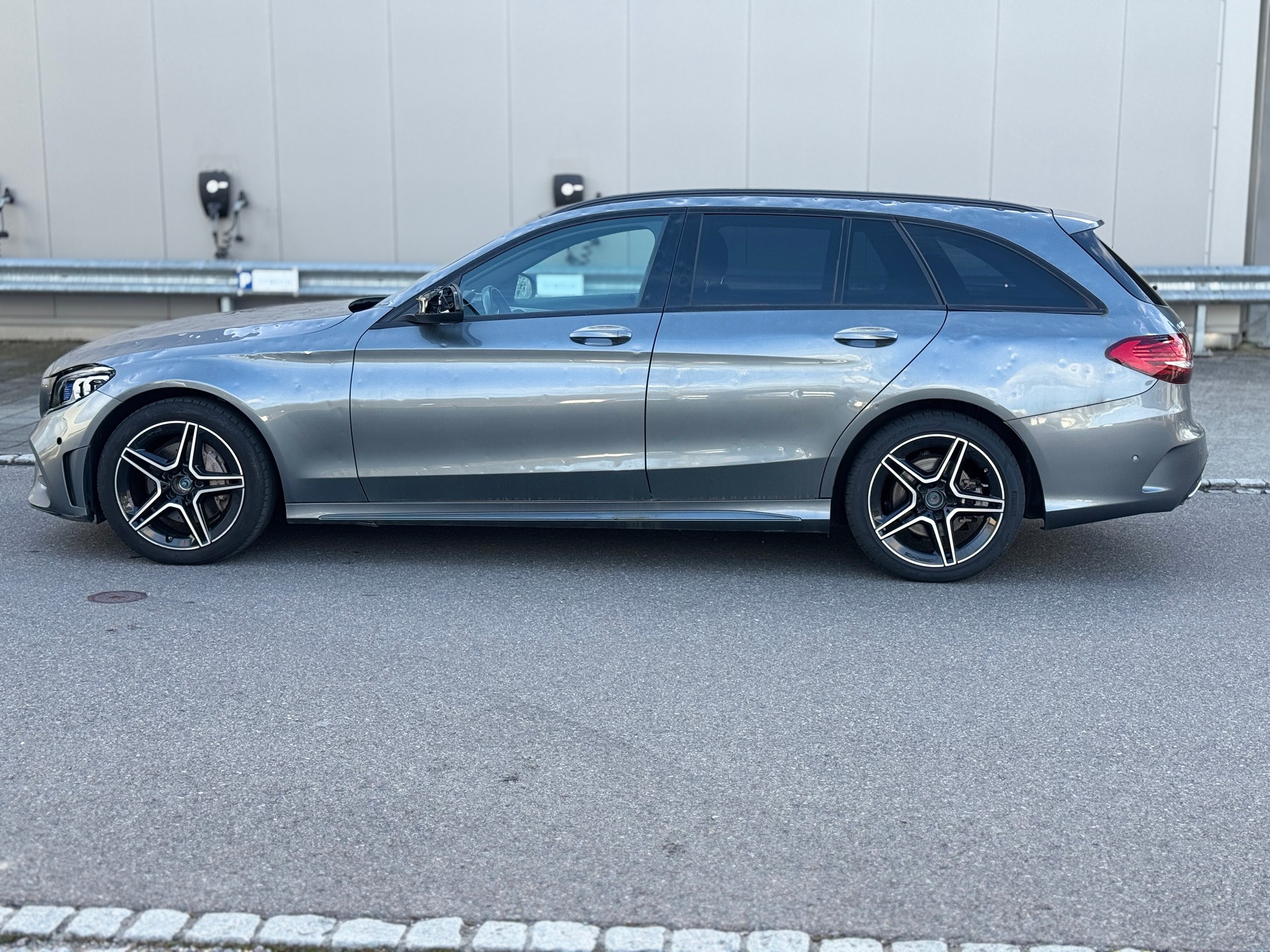 MERCEDES-BENZ C 200 Swiss Star AMG Line 4M 9G-Tronic-image-6