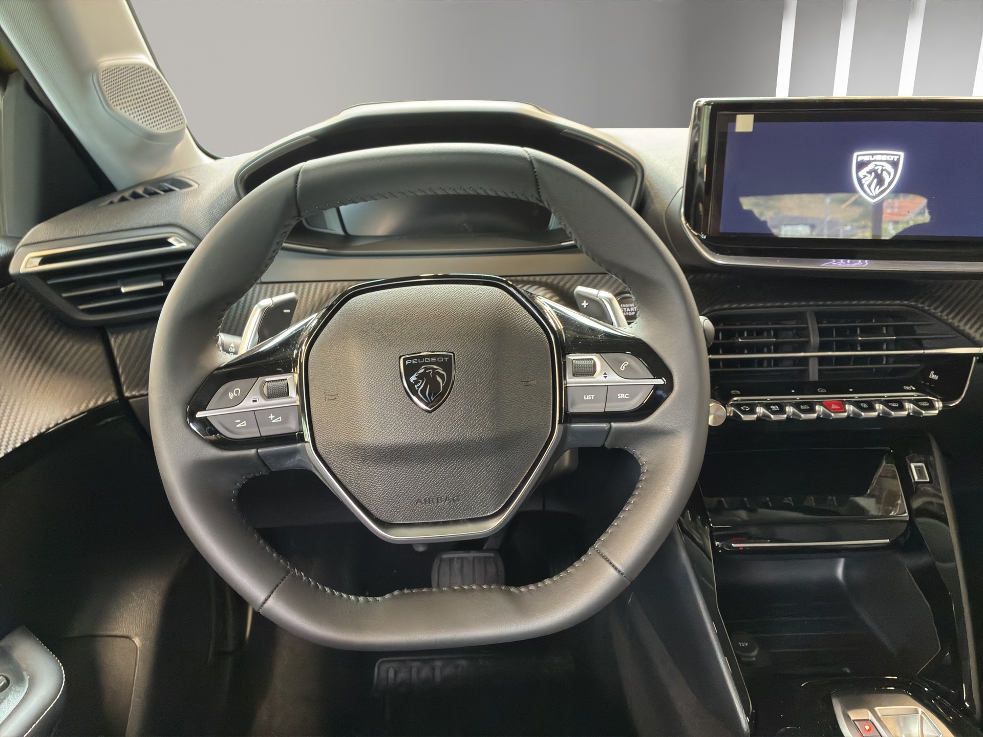 PEUGEOT 208 1.2 MHEV 110 Allure Premium-image-6