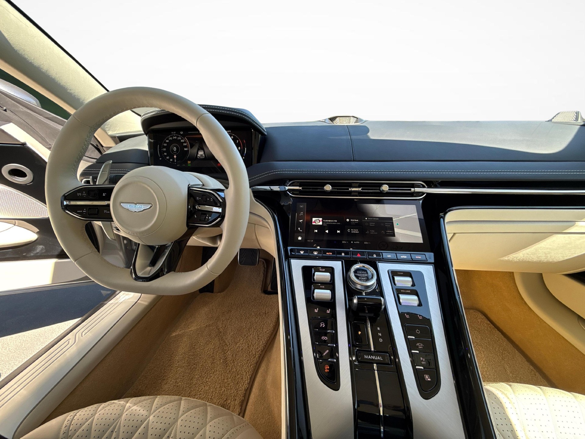 ASTON MARTIN DB12 Coupé 4.0 V8 Bi-Turbo-image-8