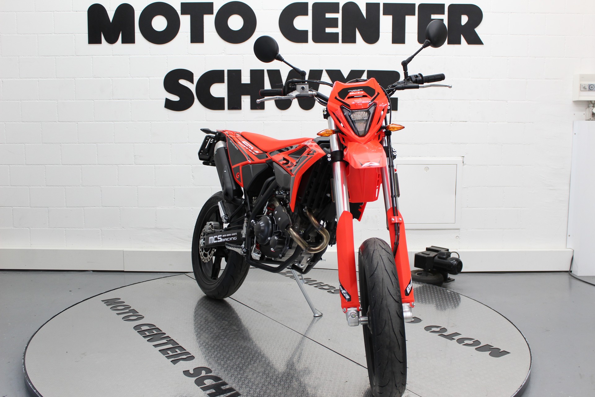 BETA RR Motard 4T 125 T-image-1