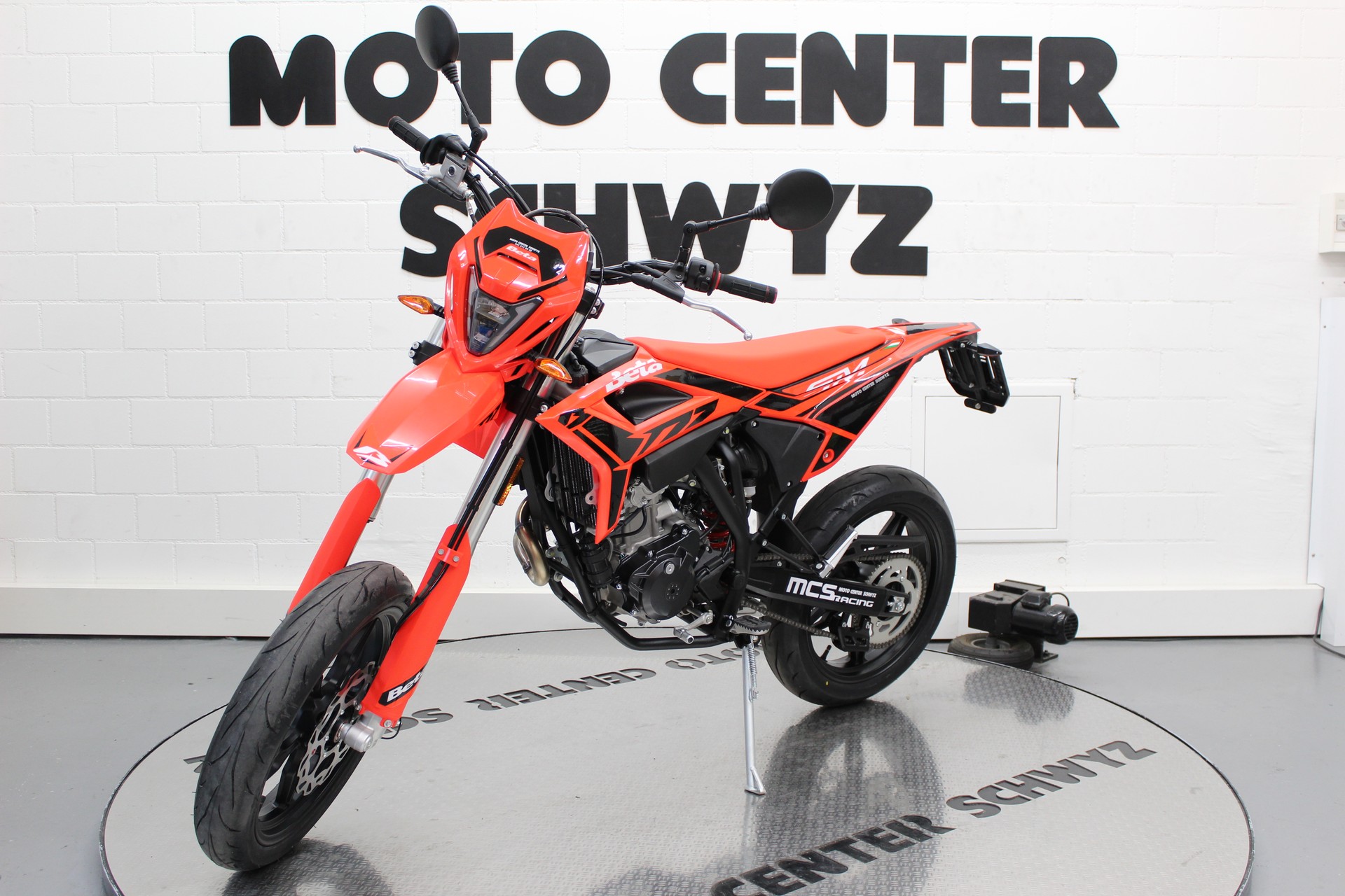 BETA RR Motard 4T 125 T-image-2