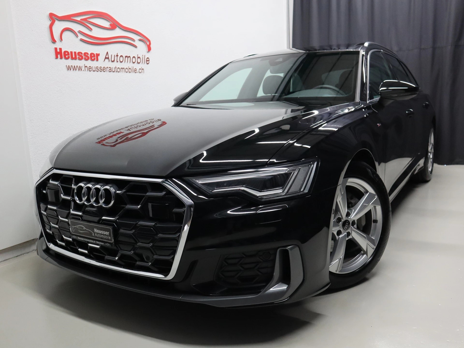 AUDI A6 Avant 40 TDI S line S-tronic - Panorama - Navi - Keyless - 360° Kamera - 204 PS
