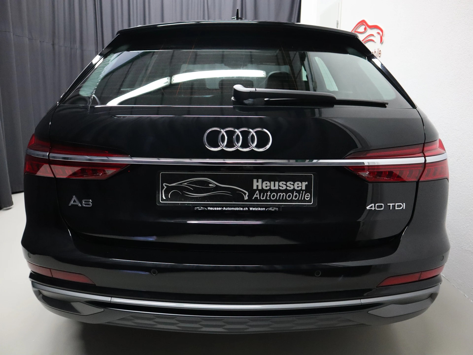 AUDI A6 Avant 40 TDI S line S-tronic - Panorama - Navi - Keyless - 360° Kamera - 204 PS-image-4
