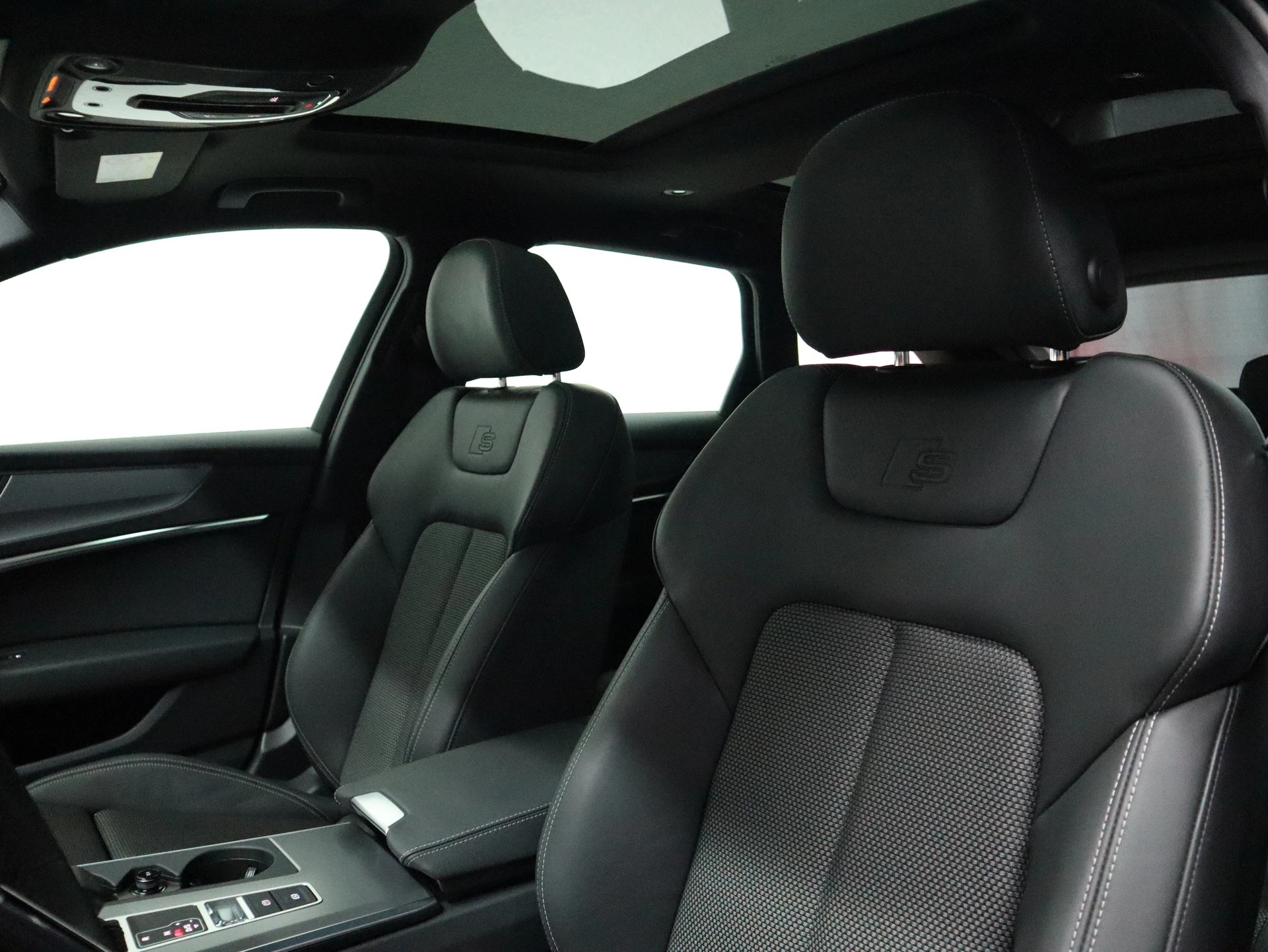 AUDI A6 Avant 40 TDI S line S-tronic - Panorama - Navi - Keyless - 360° Kamera - 204 PS-image-8