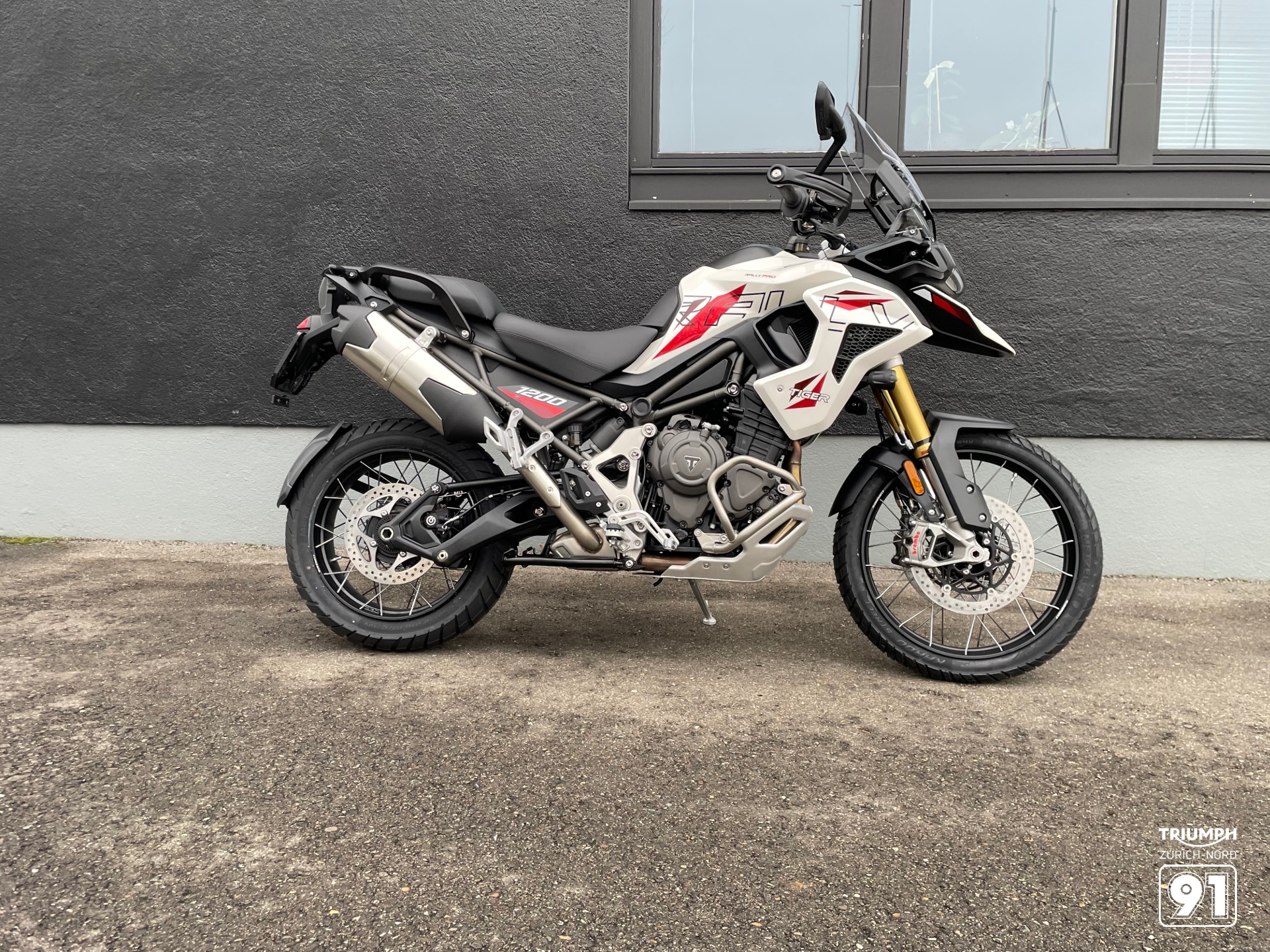 TRIUMPH 1200 Desert Edition-image-0