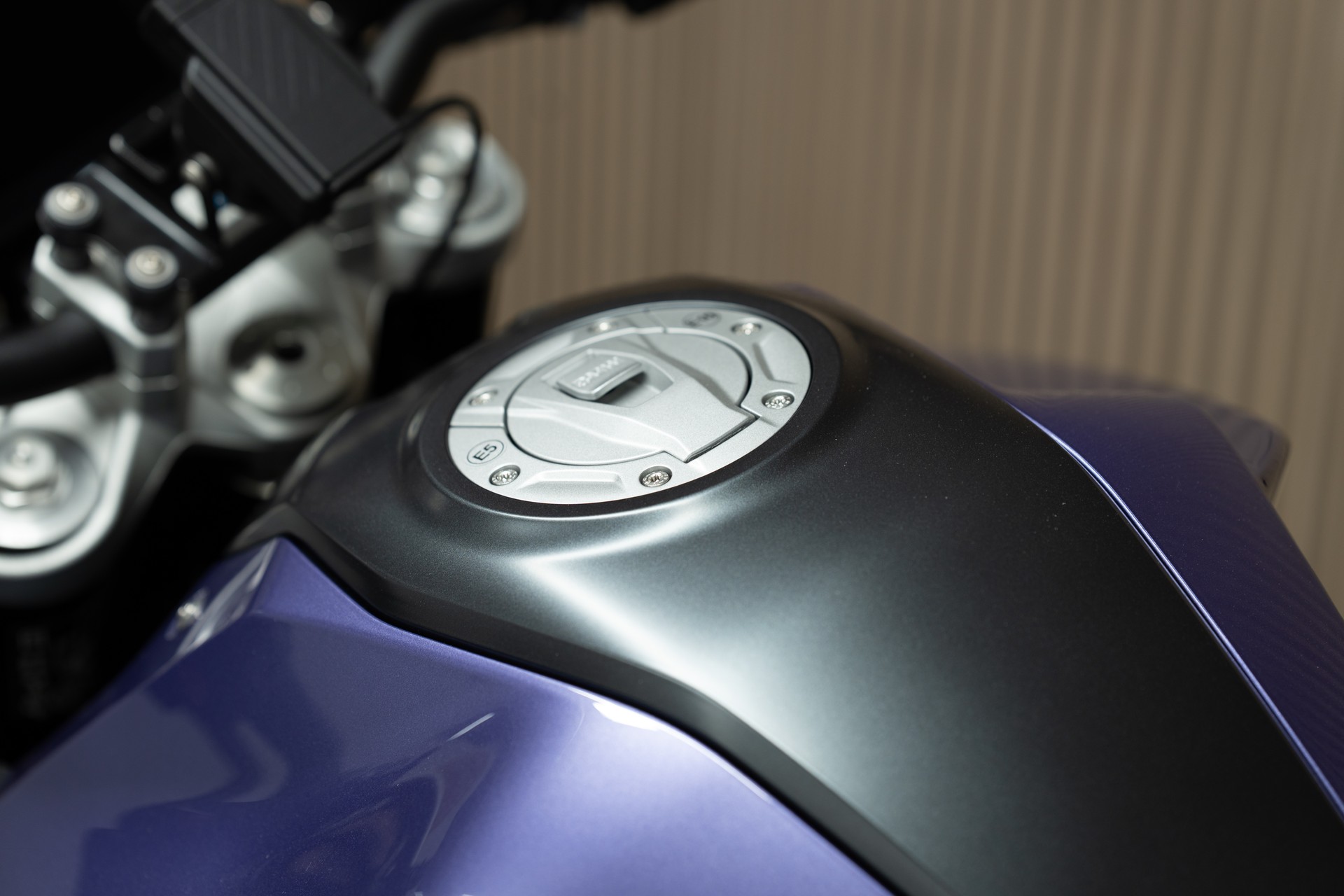 BMW F 900 R A2 Individual mit 0.9% Leasing, Sportschalldämpfer u. v. m.-image-2