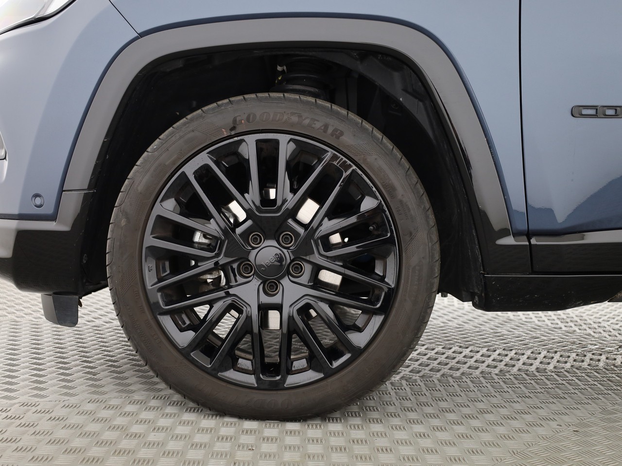 JEEP Compass 4x2 1.5 T MHEV Swiss Limited-image-3