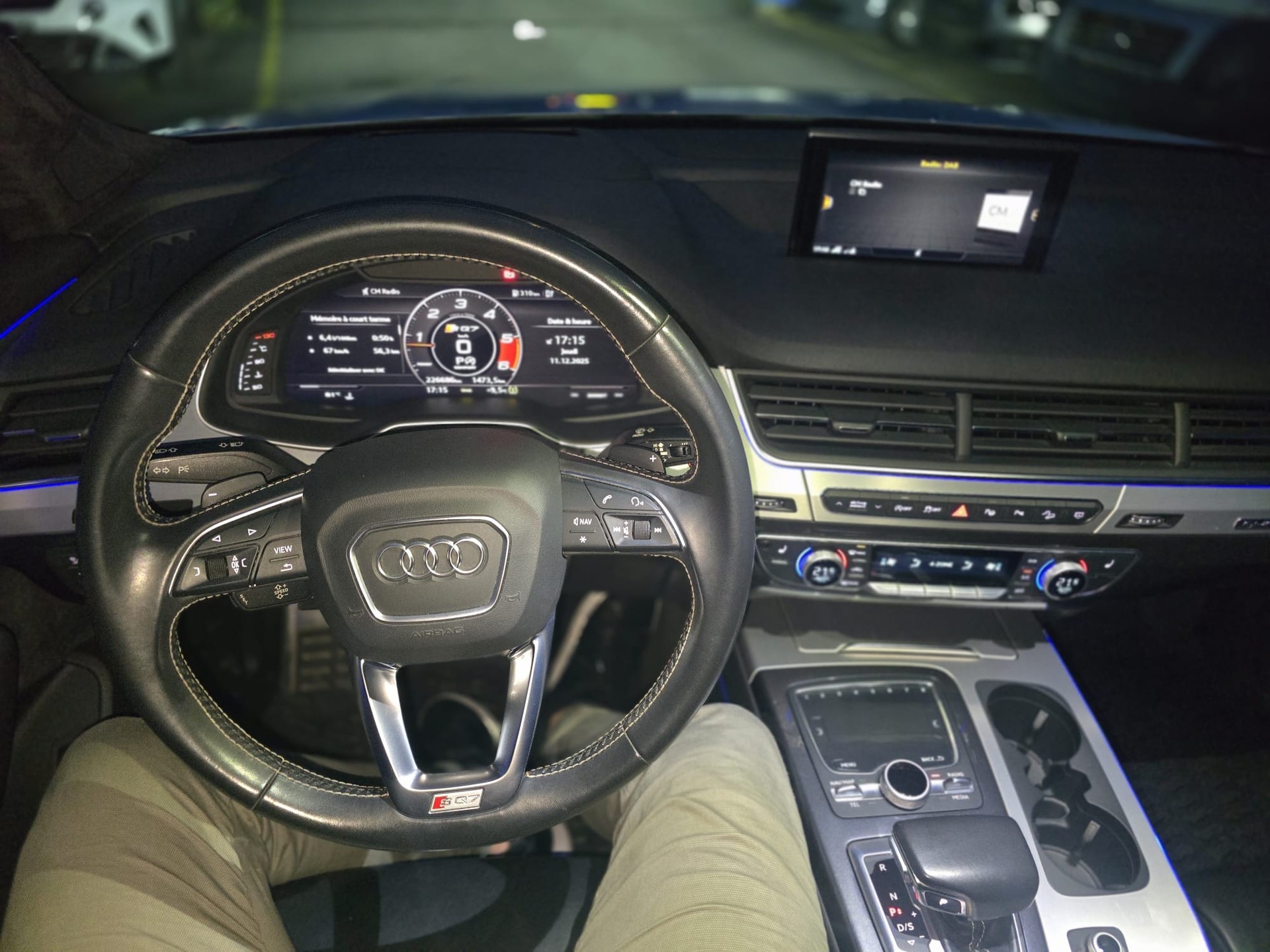 AUDI SQ7 4.0 TDI quattro tiptronic-image-16