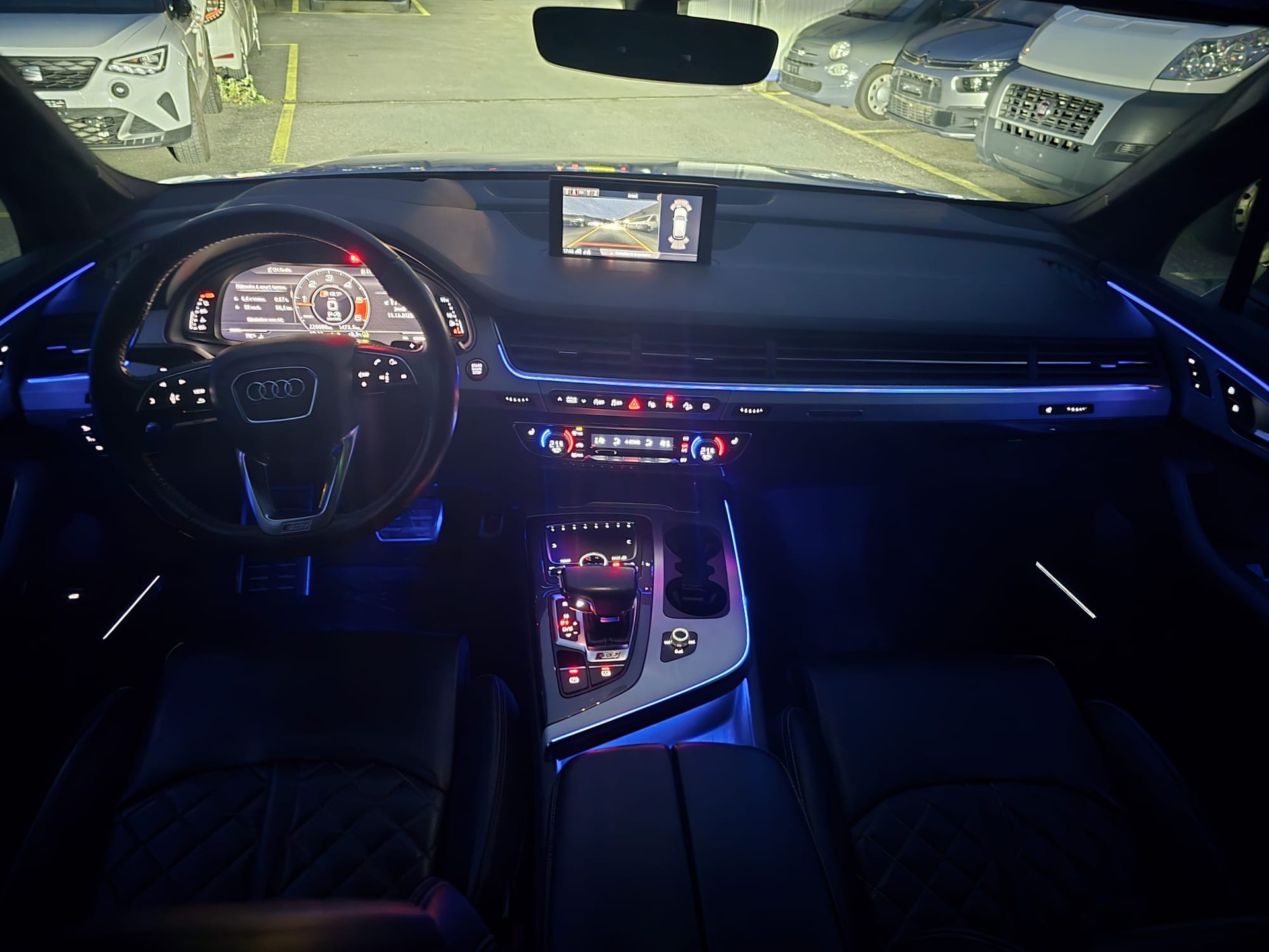 AUDI SQ7 4.0 TDI quattro tiptronic-image-18
