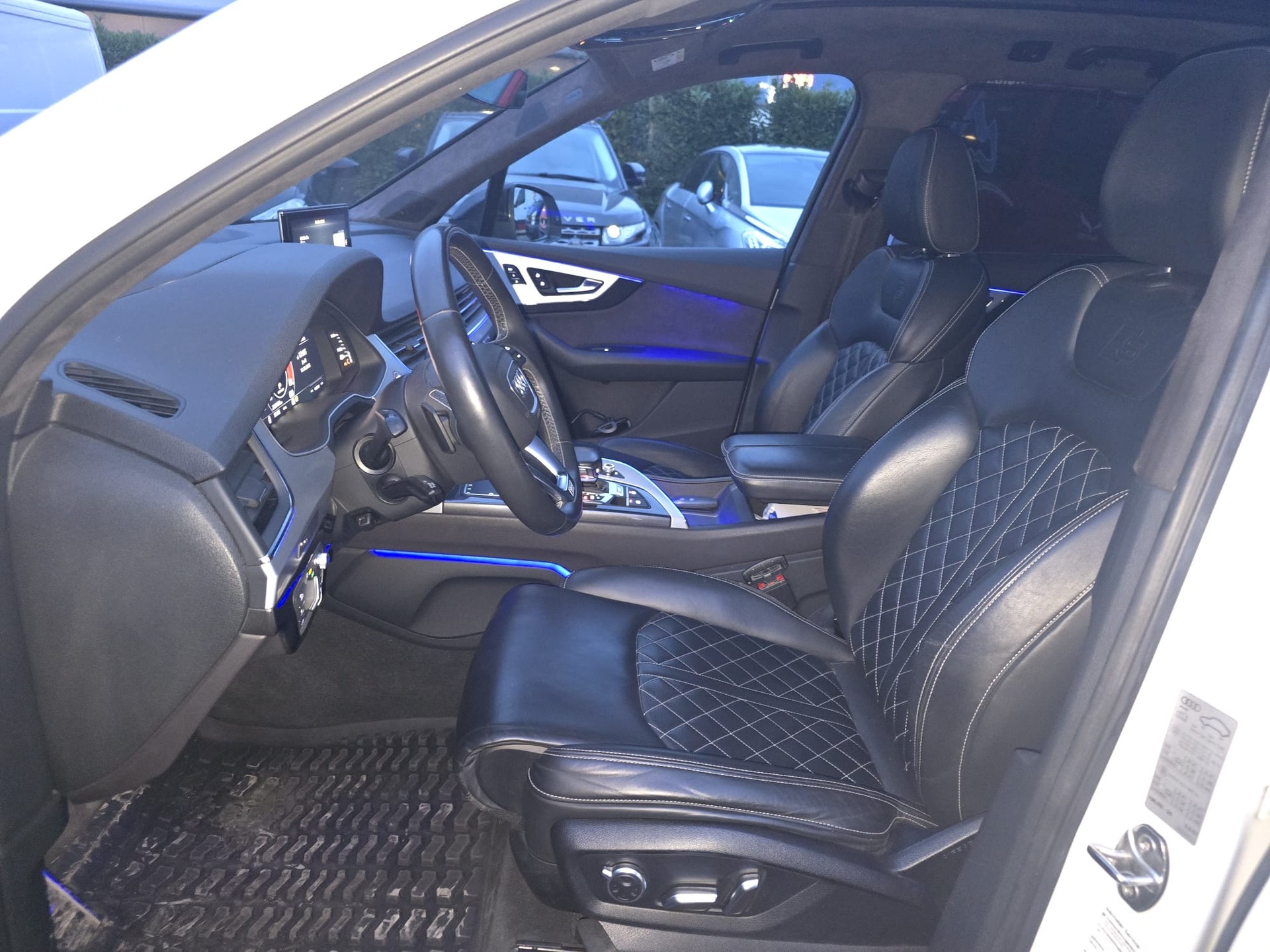 AUDI SQ7 4.0 TDI quattro tiptronic-image-7
