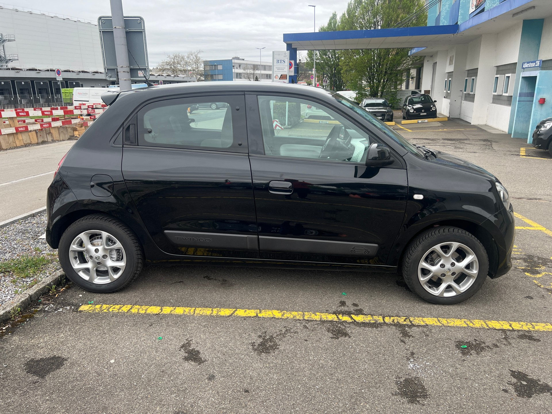 RENAULT Twingo 0.9 City-showroom-element-3