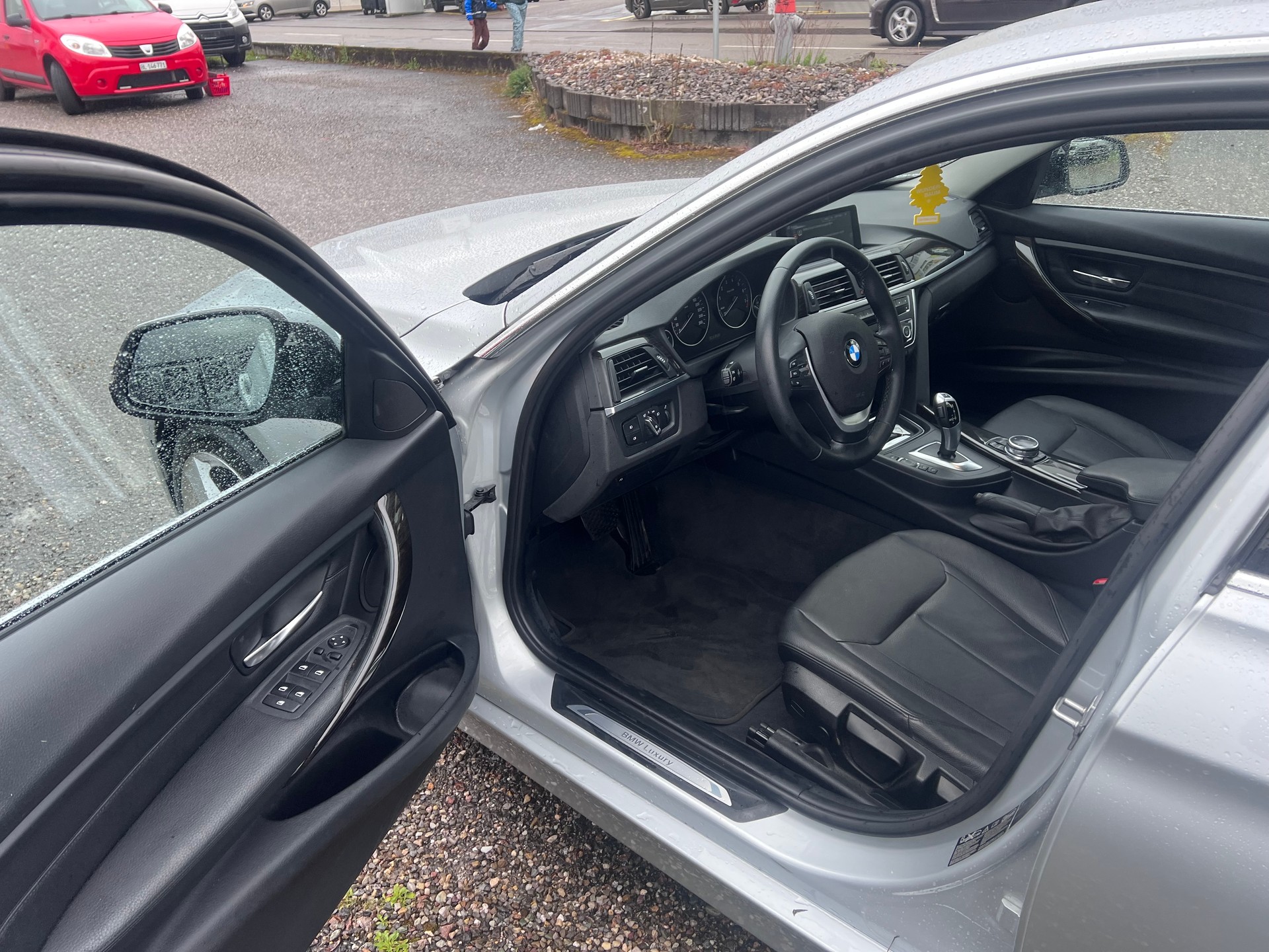 BMW 328i xDrive Steptronic-image-10