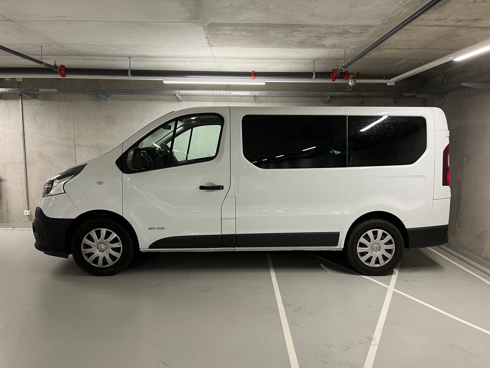 RENAULT Trafic ENERGY dCi 145 Grand Passenger Dynamique-image-6