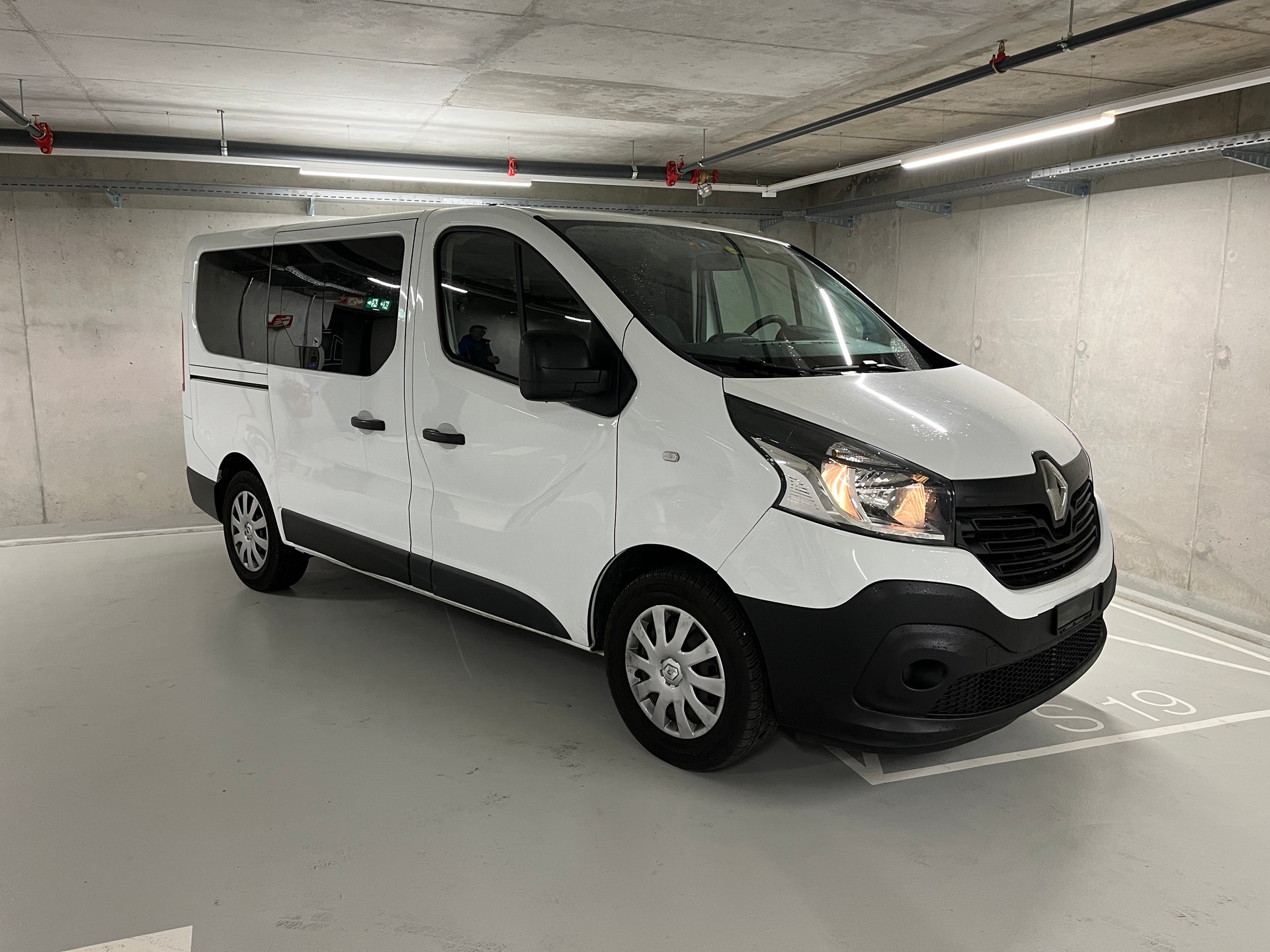 RENAULT Trafic ENERGY dCi 145 Grand Passenger Dynamique-image-7