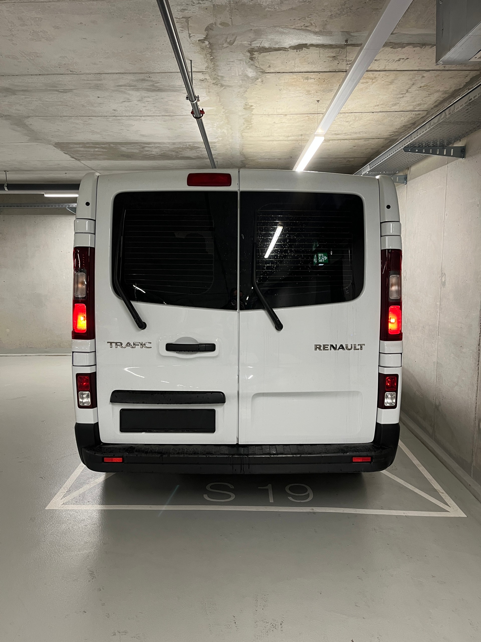 RENAULT Trafic ENERGY dCi 145 Grand Passenger Dynamique-image-9