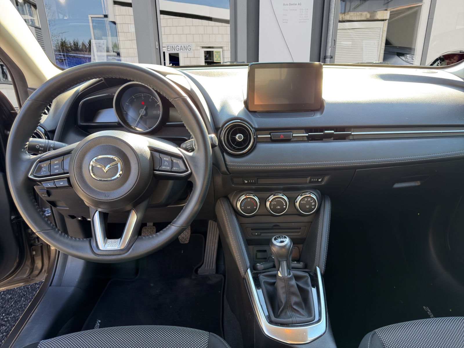 MAZDA 2 SKYACTIV-G 115 Revolution-image-11