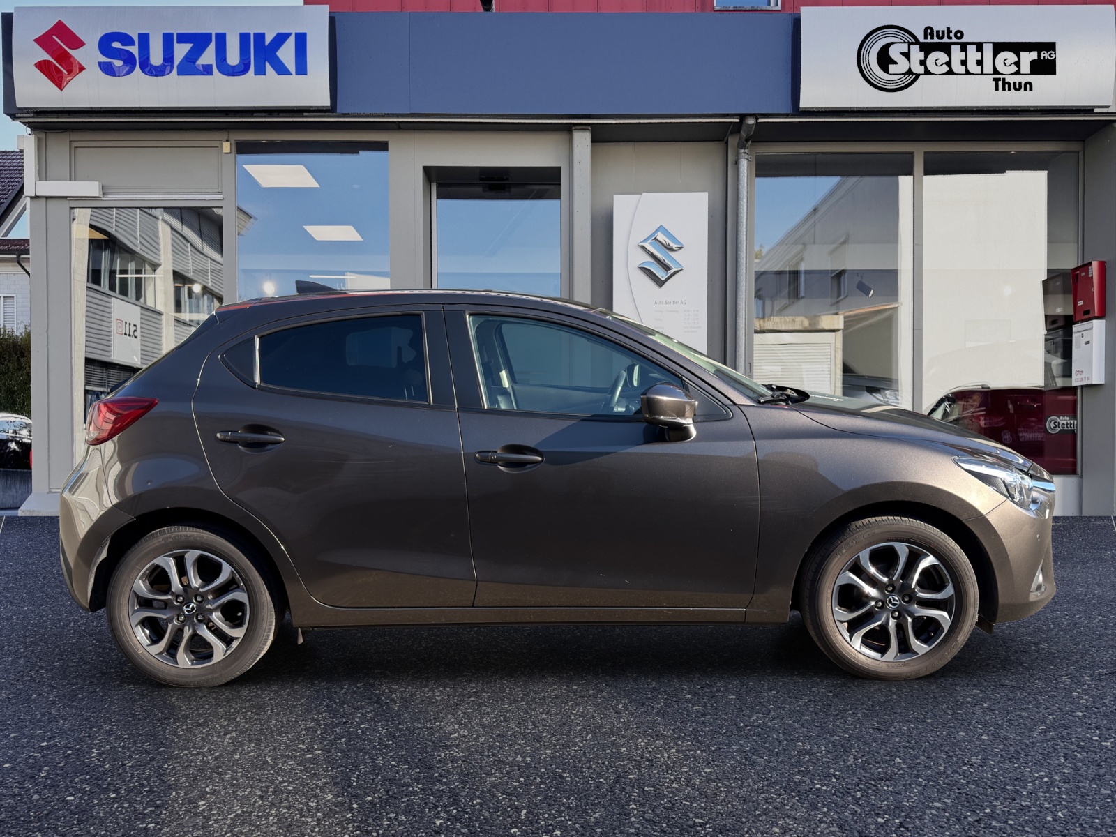 MAZDA 2 SKYACTIV-G 115 Revolution-image-6