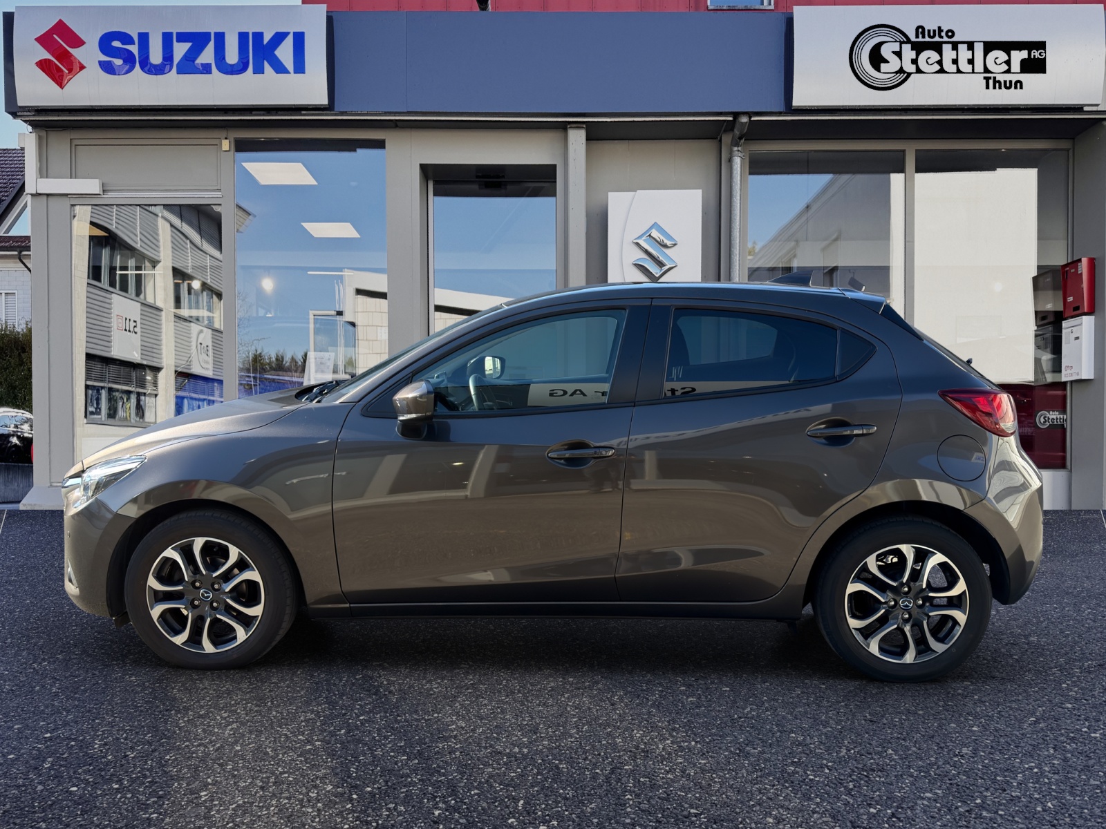 MAZDA 2 SKYACTIV-G 115 Revolution-showroom-element-2