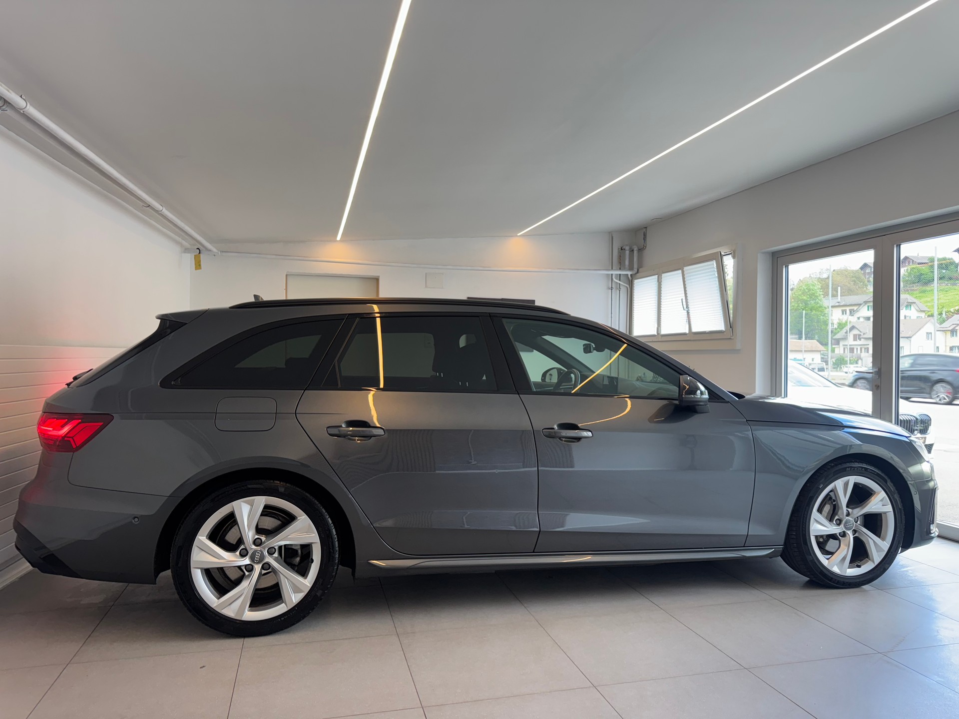 AUDI A4 Avant 40 TDI *Sport*S line*quattro S-tronic*CH-Fahrzeug*Frisch MFK*-image-7