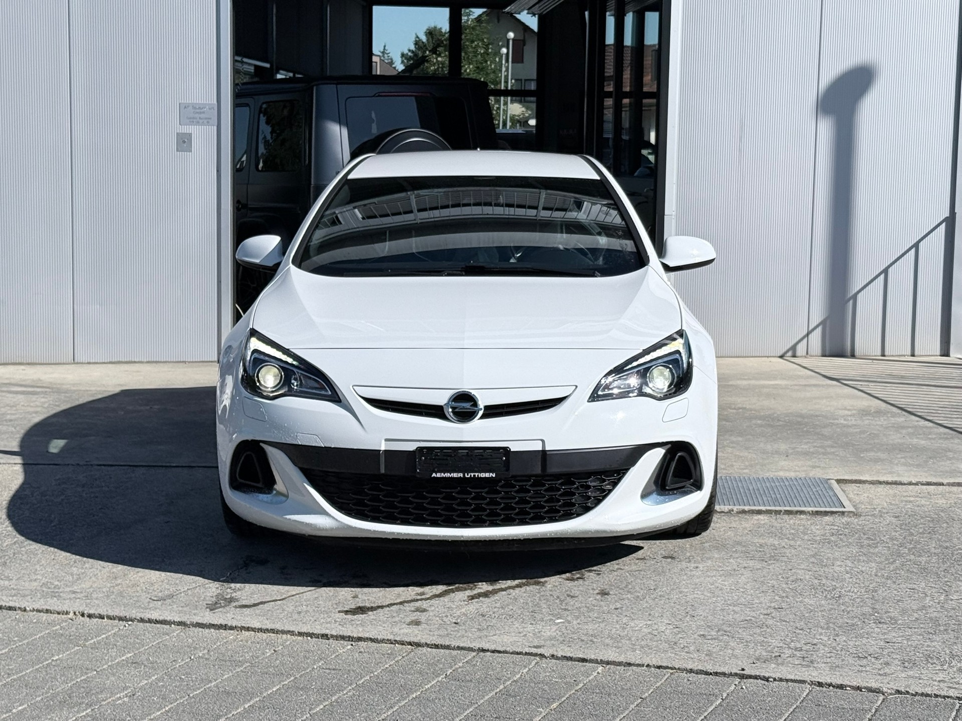 OPEL Astra GTC 2.0i 16V Turbo OPC-image-1