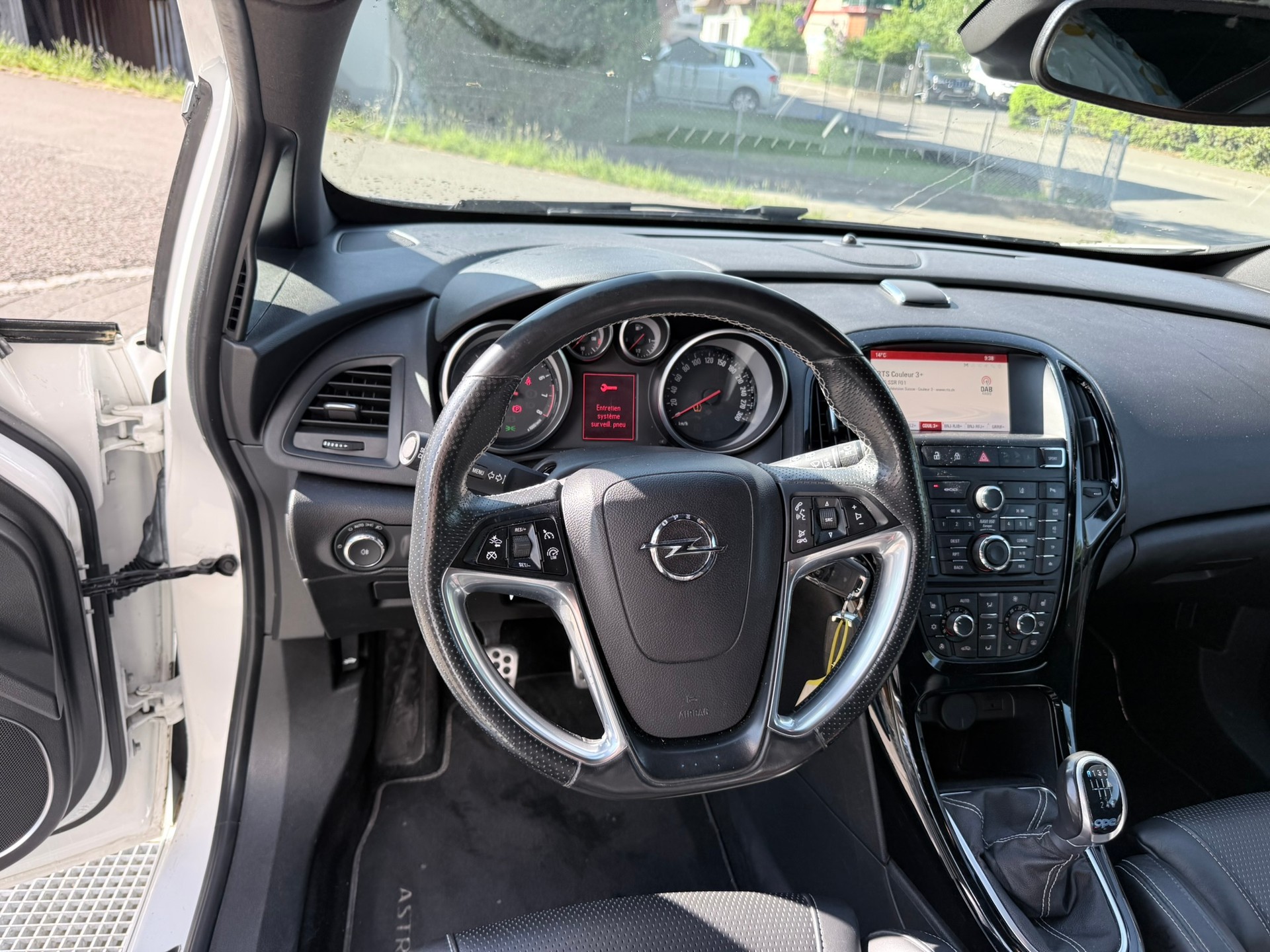 OPEL Astra GTC 2.0i 16V Turbo OPC-image-9