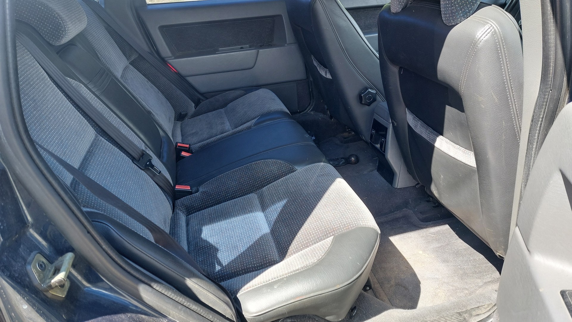 VOLVO 850 T-5-image-10