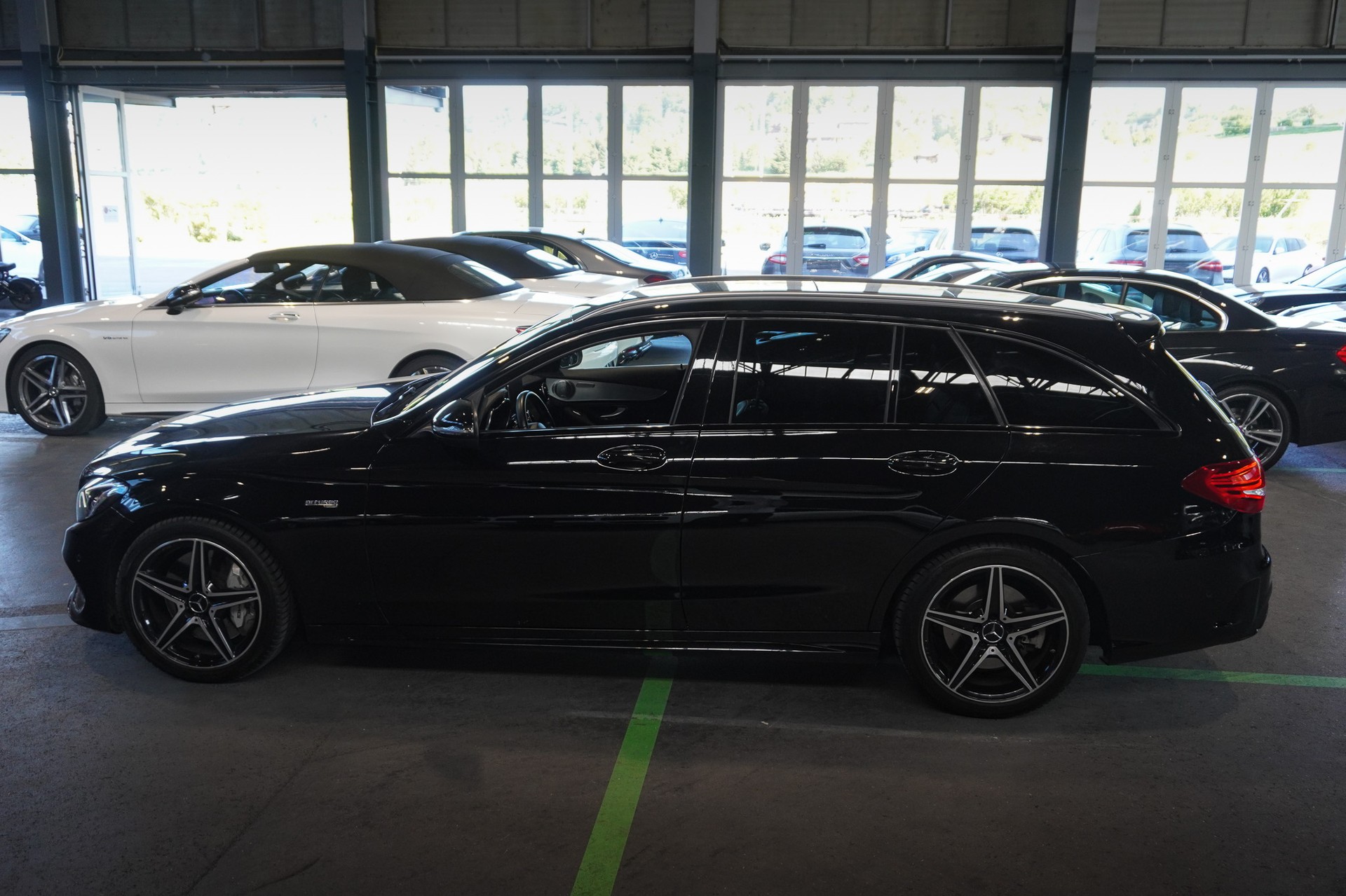 MERCEDES-BENZ C 43 AMG 4Matic 9G-Tronic-showroom-element-1