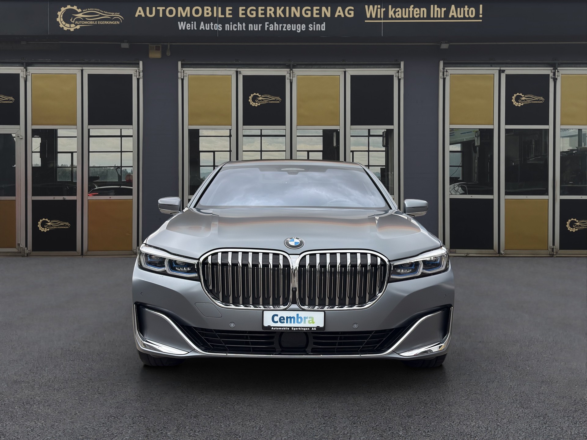 BMW 745Le xDrive Steptronic-showroom-element-1