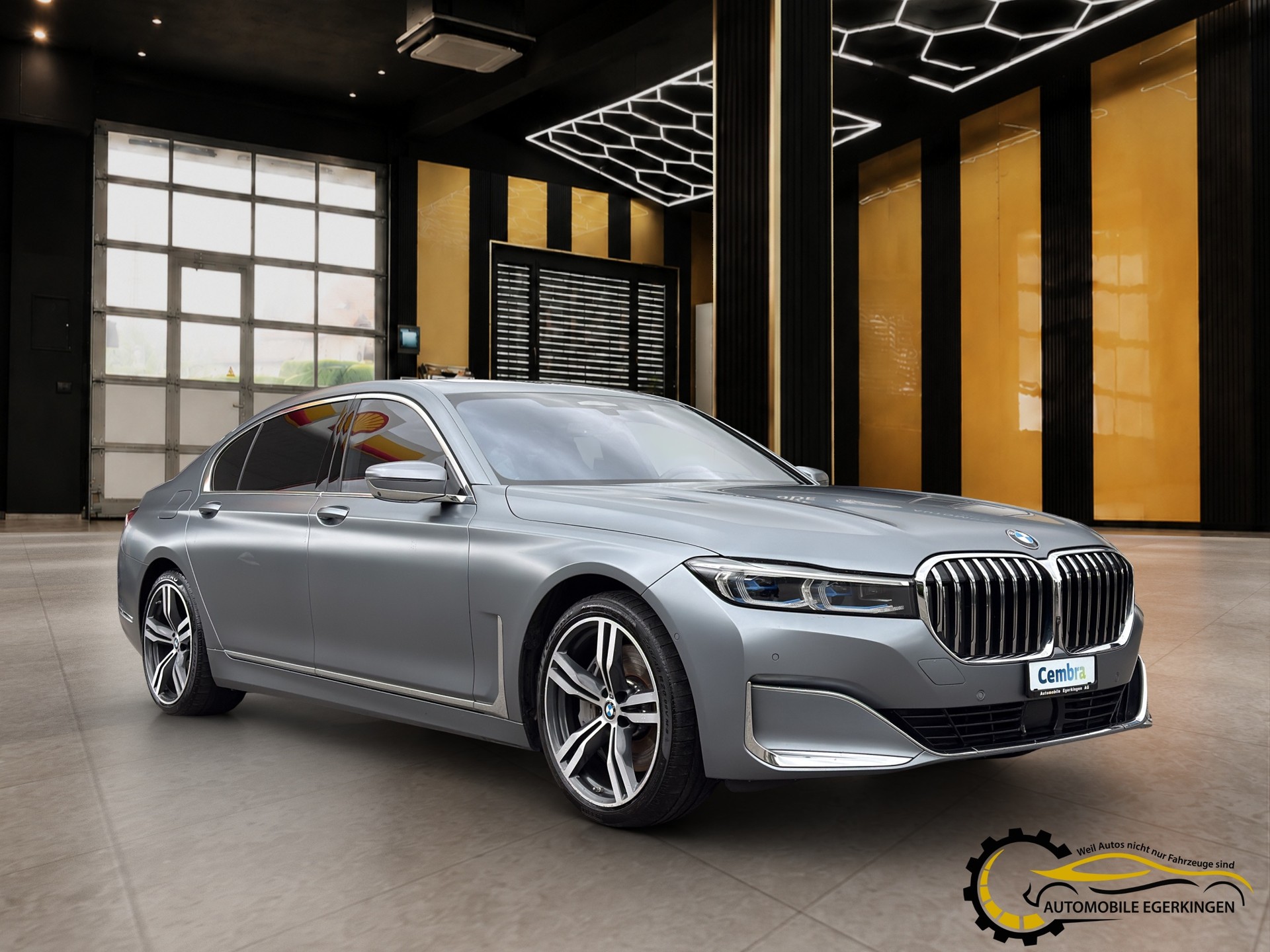 BMW 745Le xDrive Steptronic-showroom-element-2