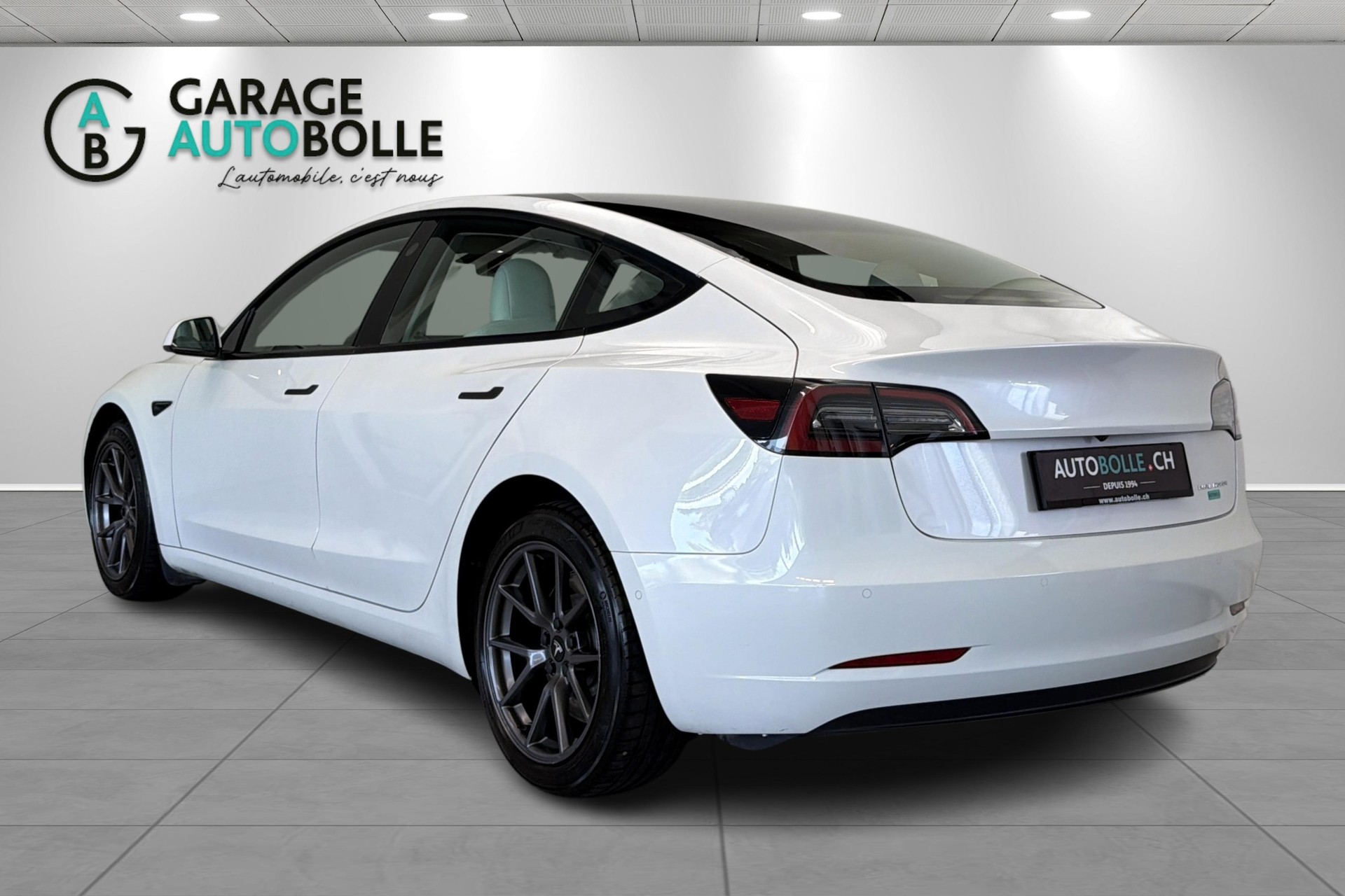 TESLA Model 3 Long Range Dual Motor AWD-image-4