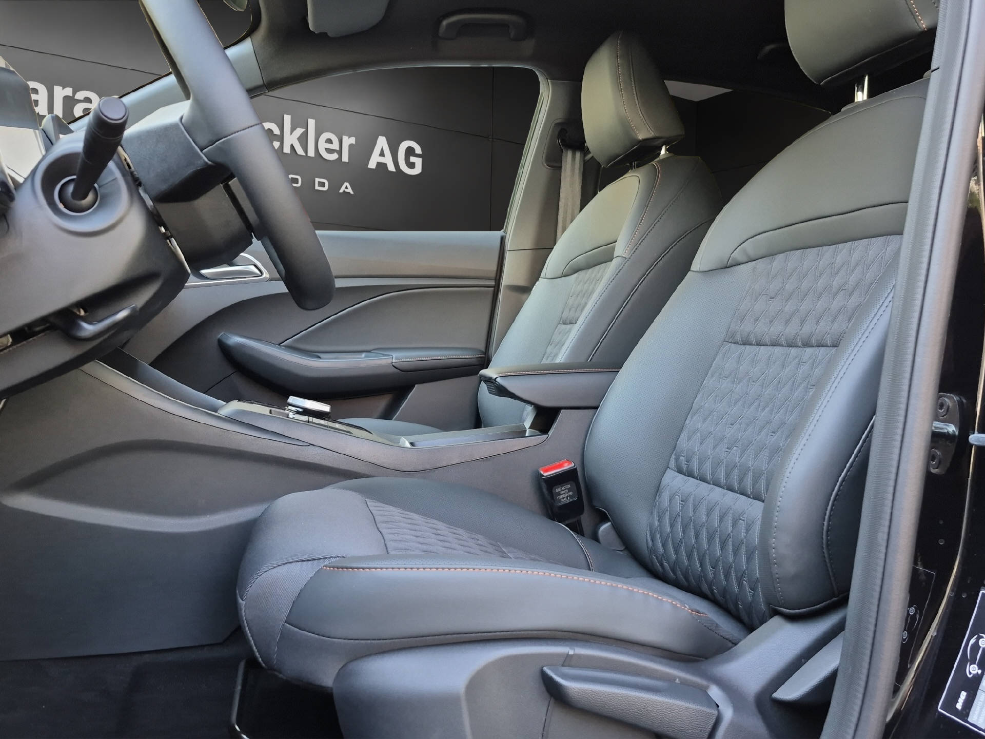MG 3 1.5 Hybrid Luxury-image-9