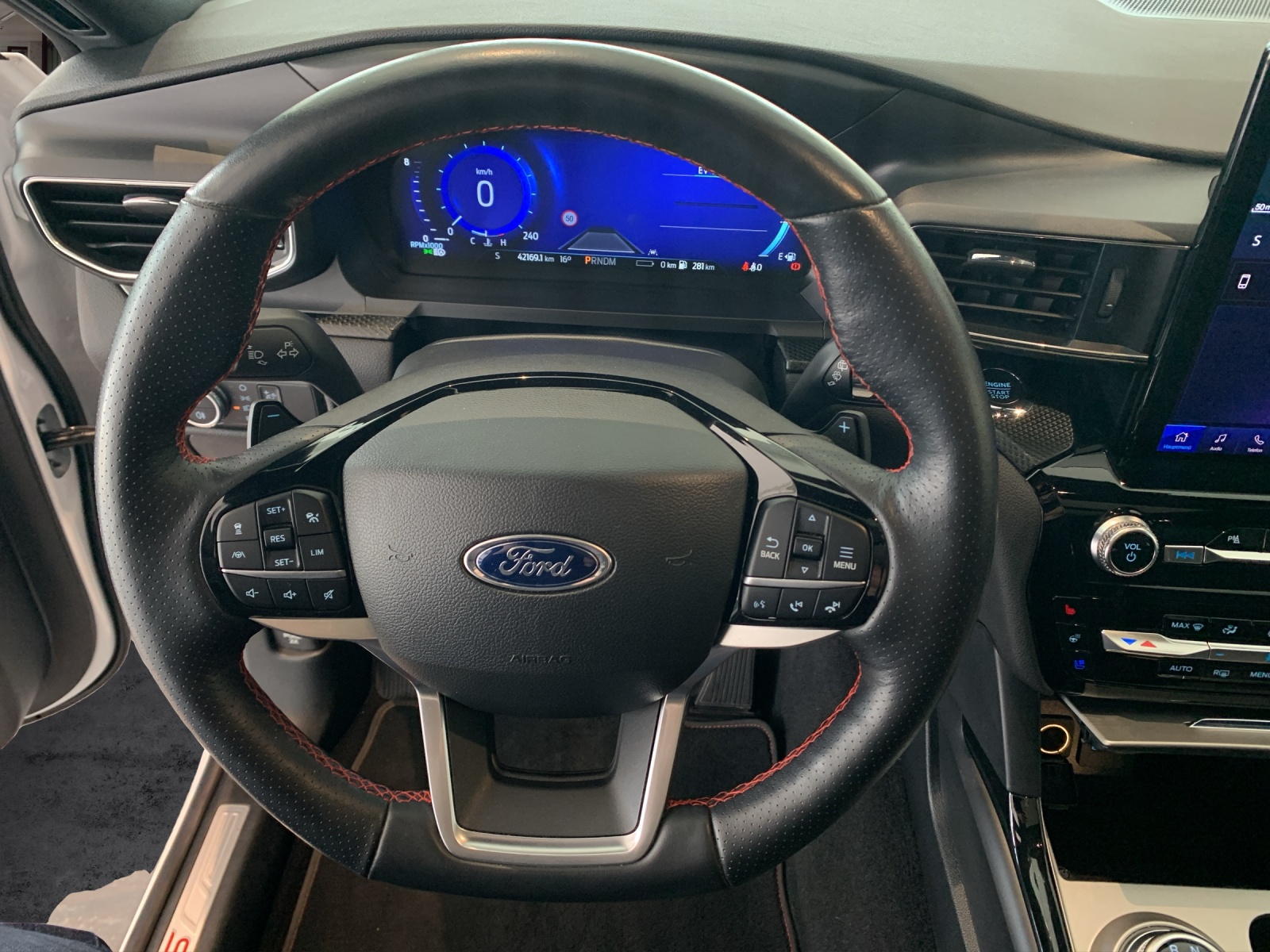 FORD Explorer 3.0 V6 Plug-in Hybrid ST-Line-image-8
