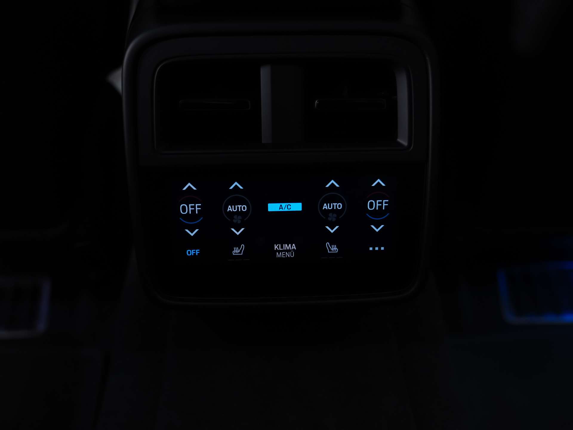 PORSCHE Taycan Turbo S *CH-Auto*Approved*Keramik*Bose*Chrono*-image-13