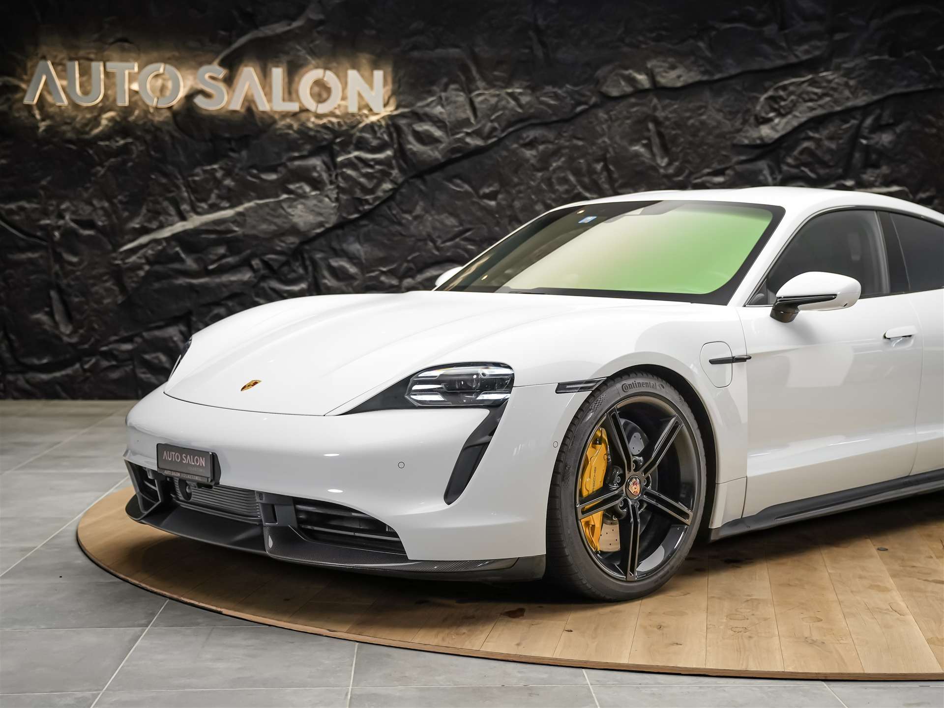 PORSCHE Taycan Turbo S *CH-Auto*Approved*Keramik*Bose*Chrono*-image-14