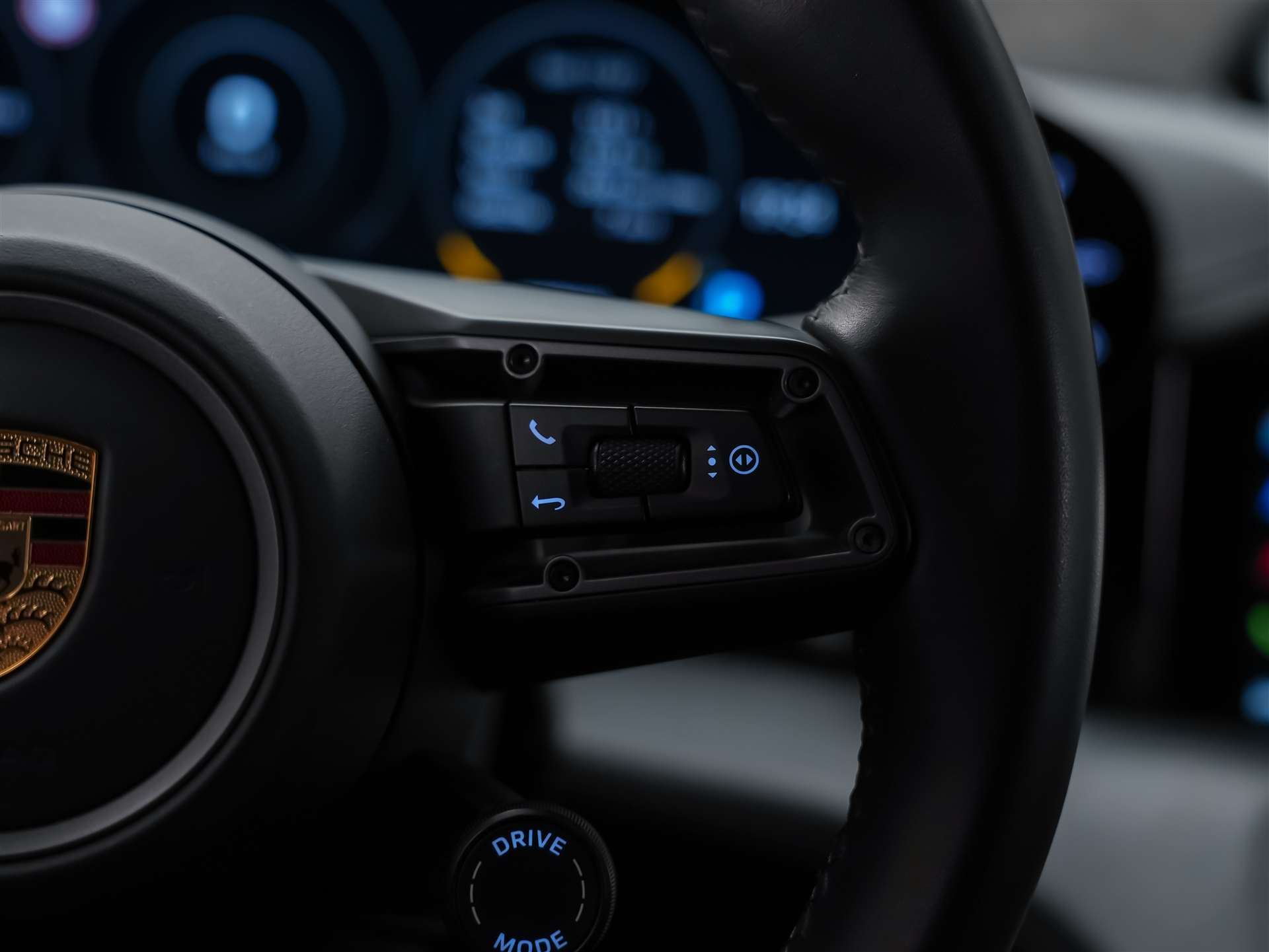PORSCHE Taycan Turbo S *CH-Auto*Approved*Keramik*Bose*Chrono*-image-32