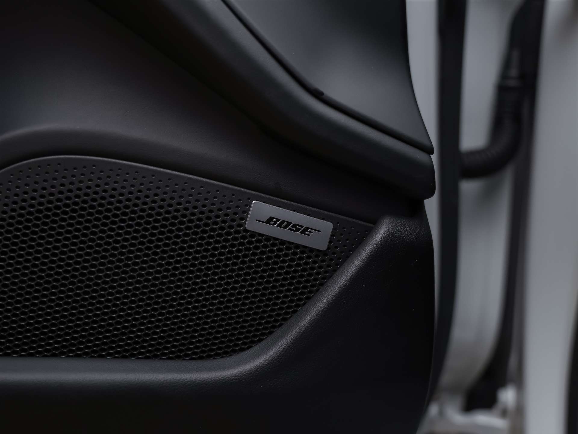 PORSCHE Taycan Turbo S *CH-Auto*Approved*Keramik*Bose*Chrono*-image-27