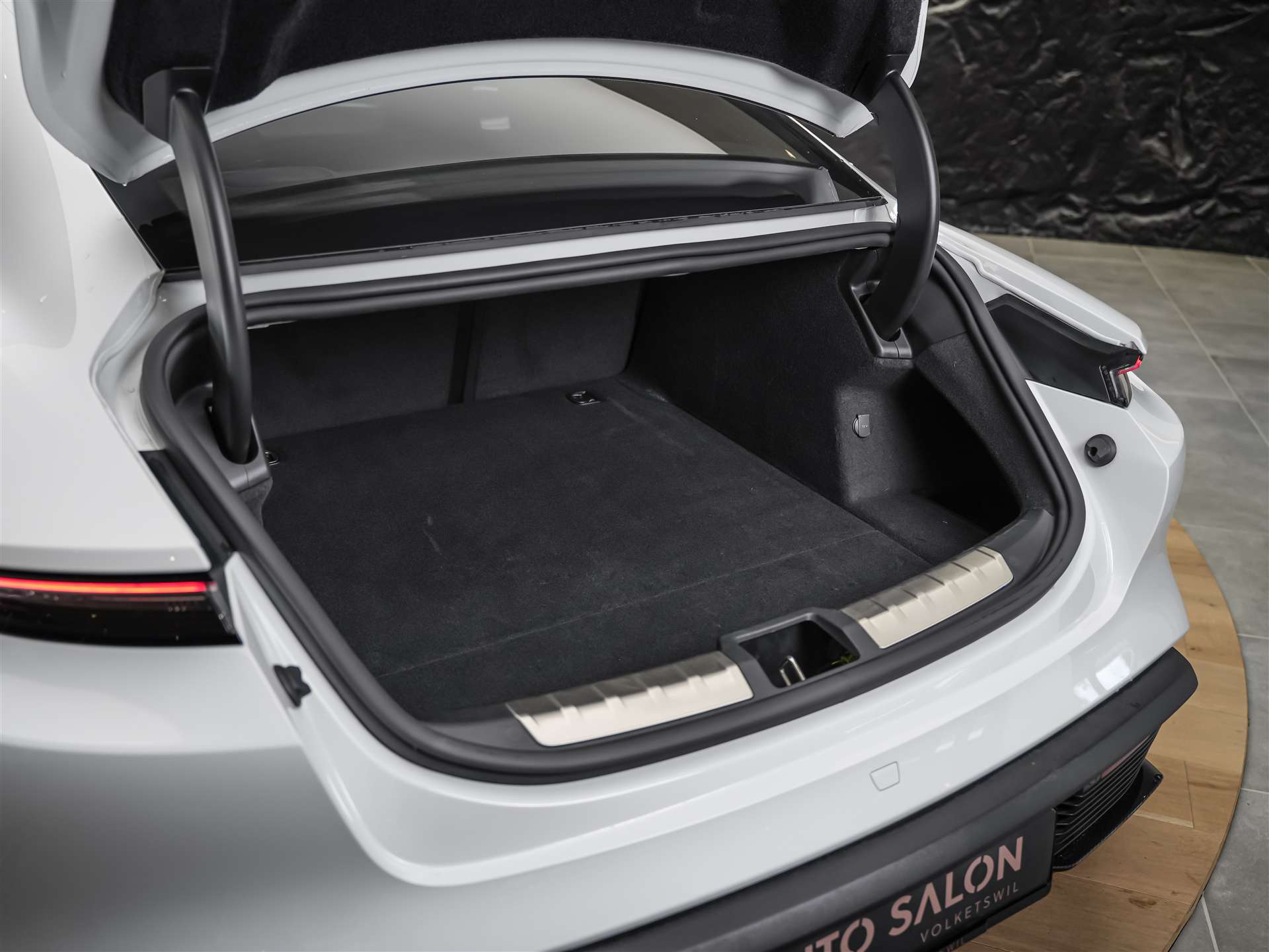 PORSCHE Taycan Turbo S *CH-Auto*Approved*Keramik*Bose*Chrono*-image-48