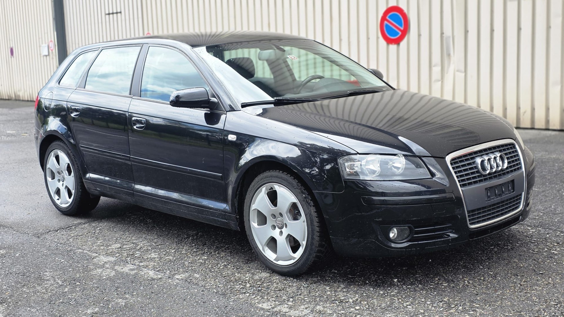 AUDI A3 Sportback 1.8 Turbo FSI Attraction-image-1